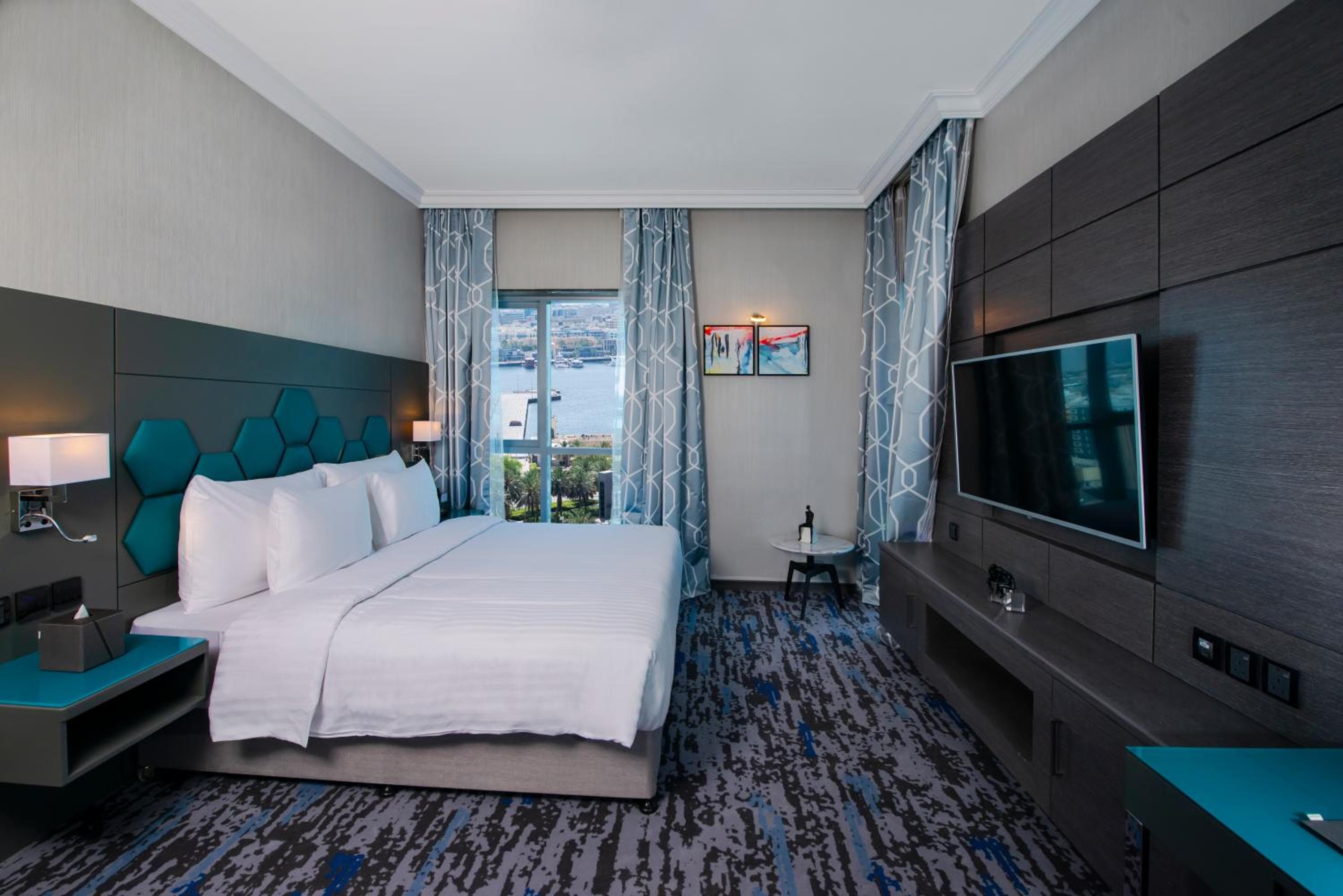 Edge Creekside Hotel — 10