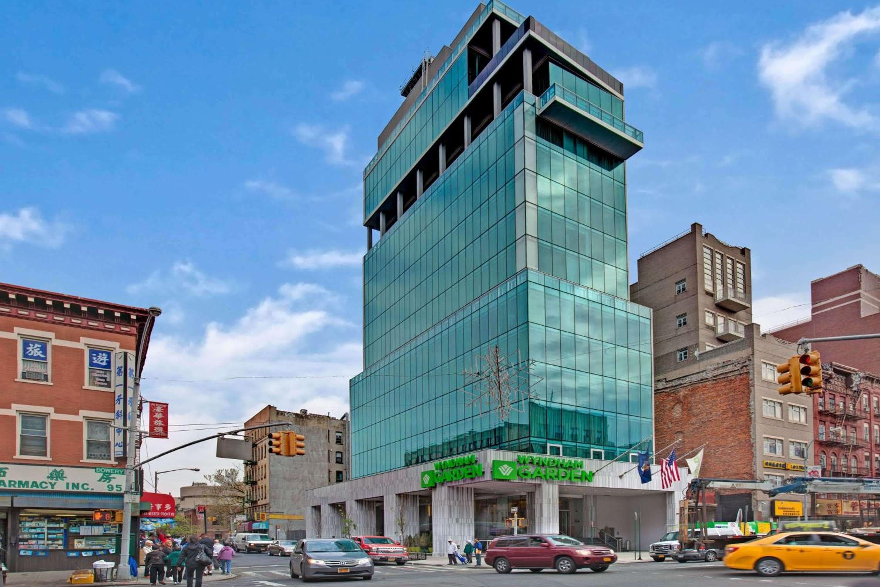 Wyndham Garden Chinatown — 1