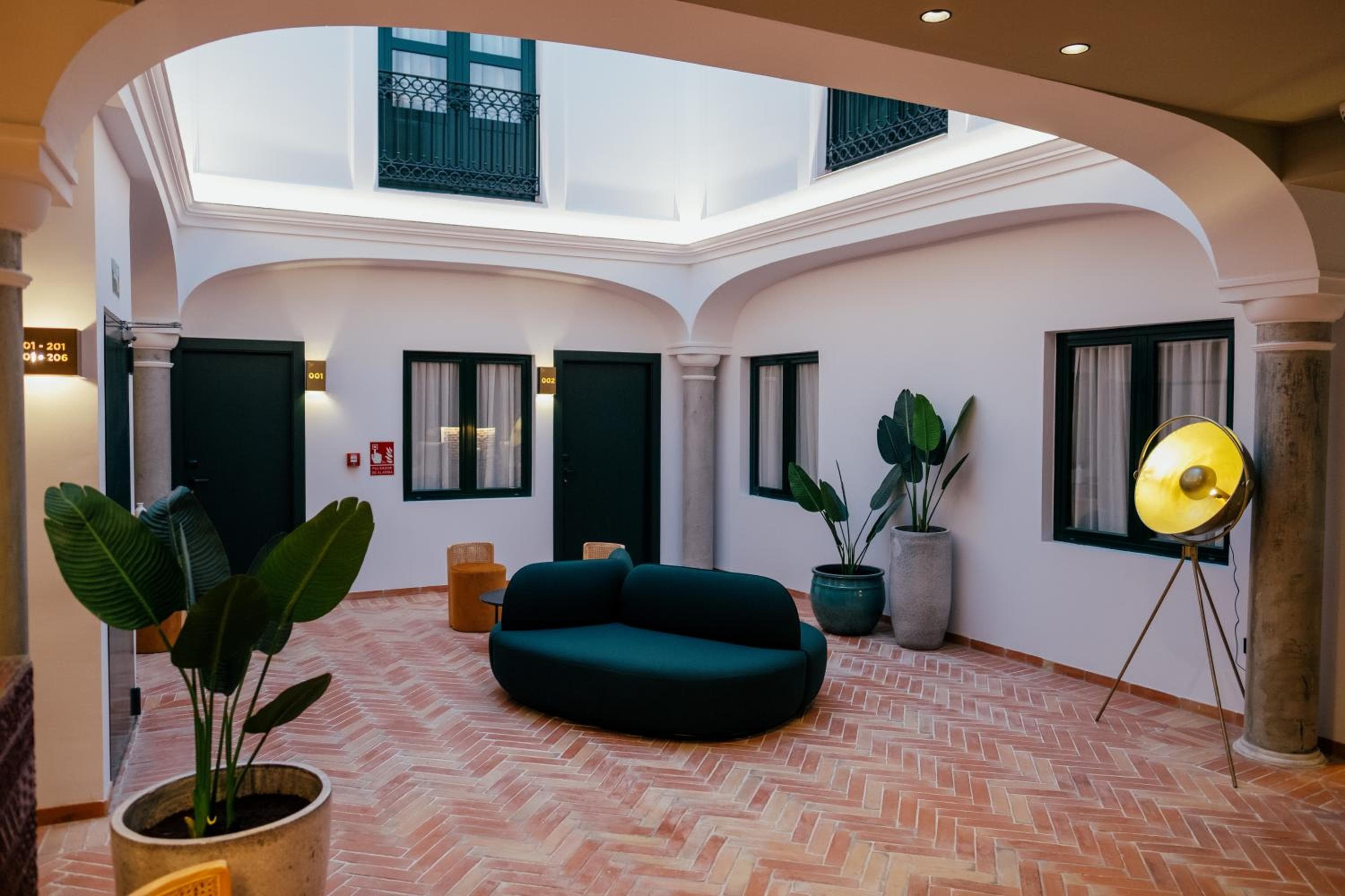 Hotel Cetina Sevilla — 4
