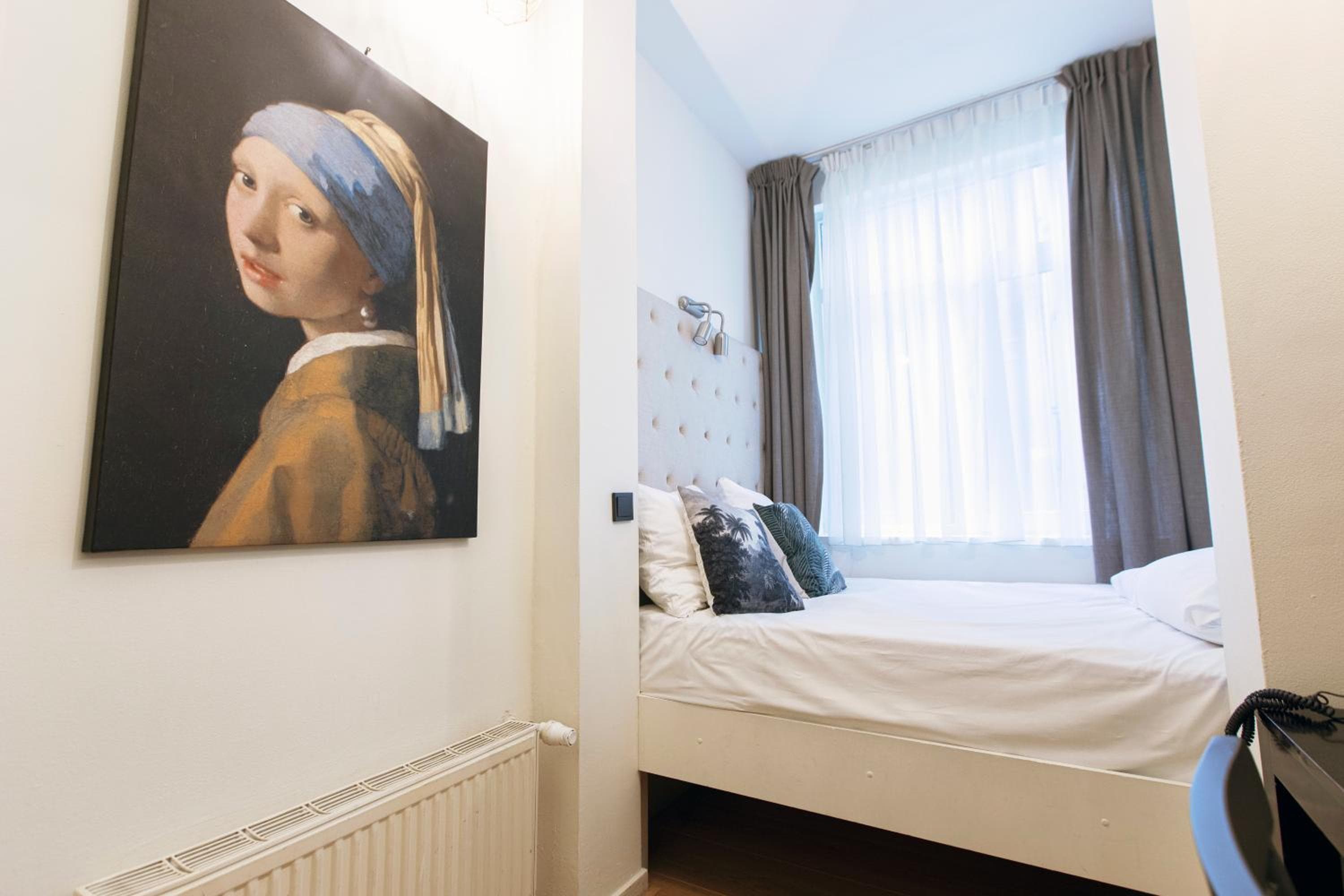 Quentin Canal House Hotel — 29
