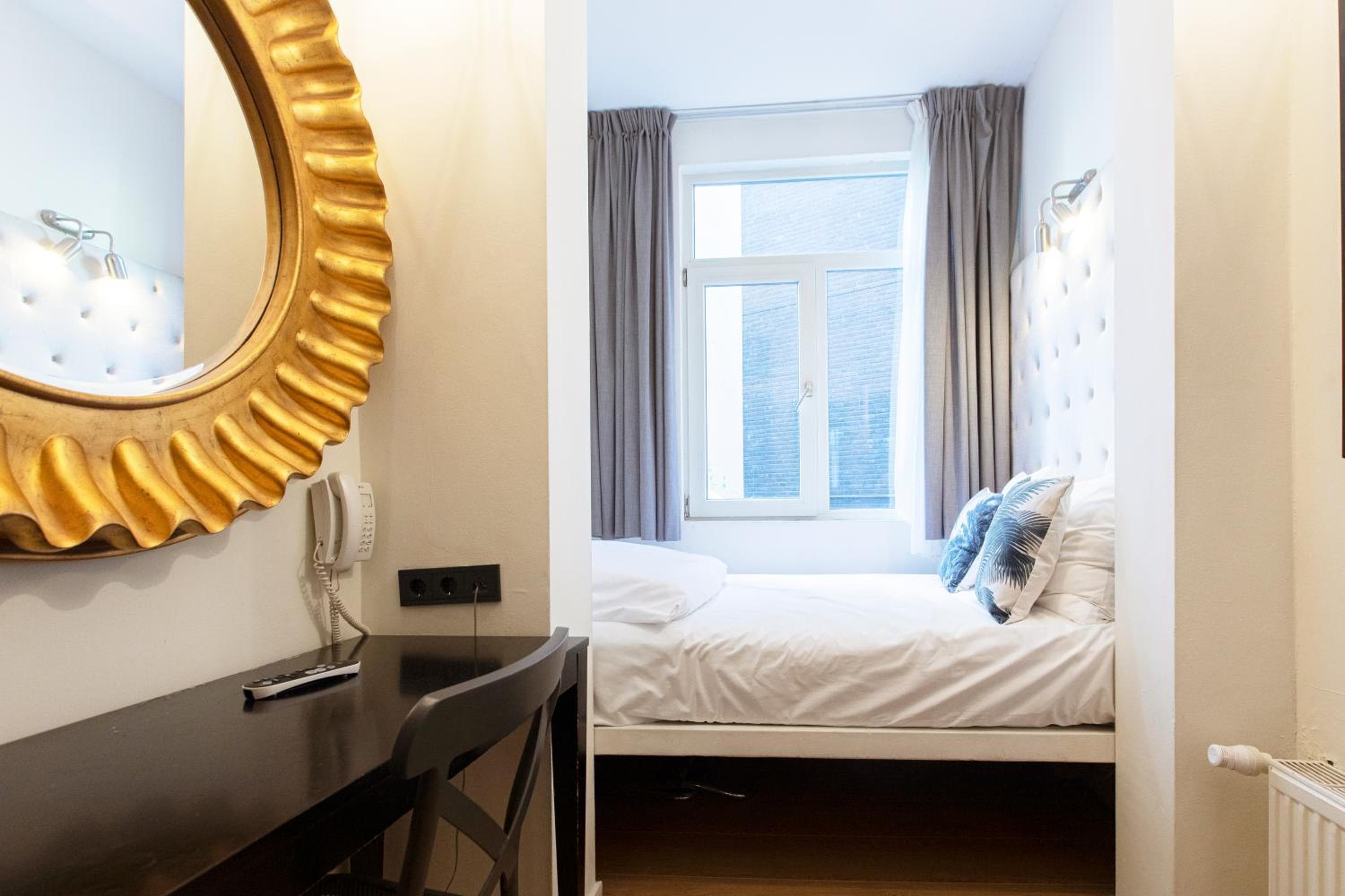 Quentin Canal House Hotel — 13