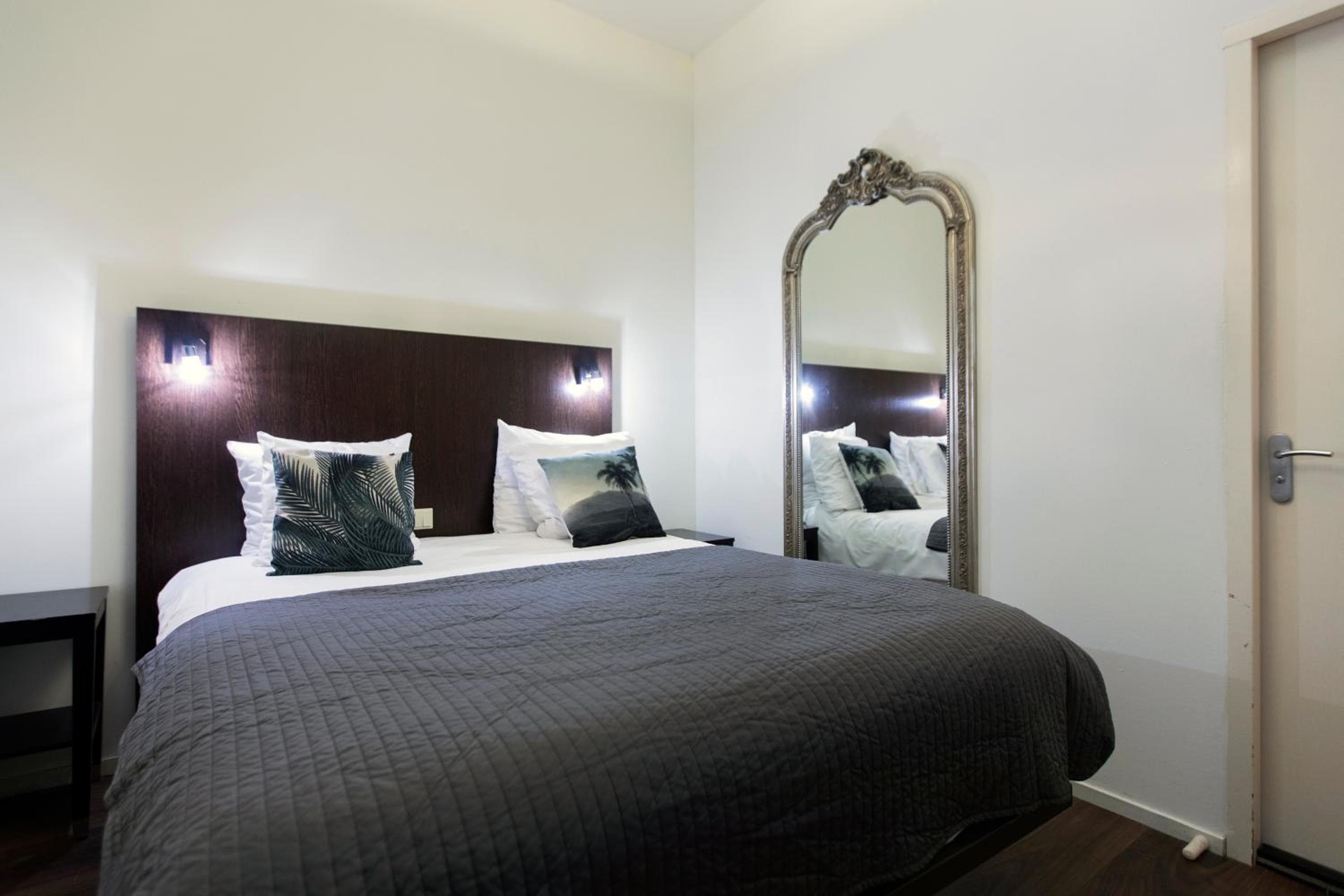 Quentin Canal House Hotel — 21