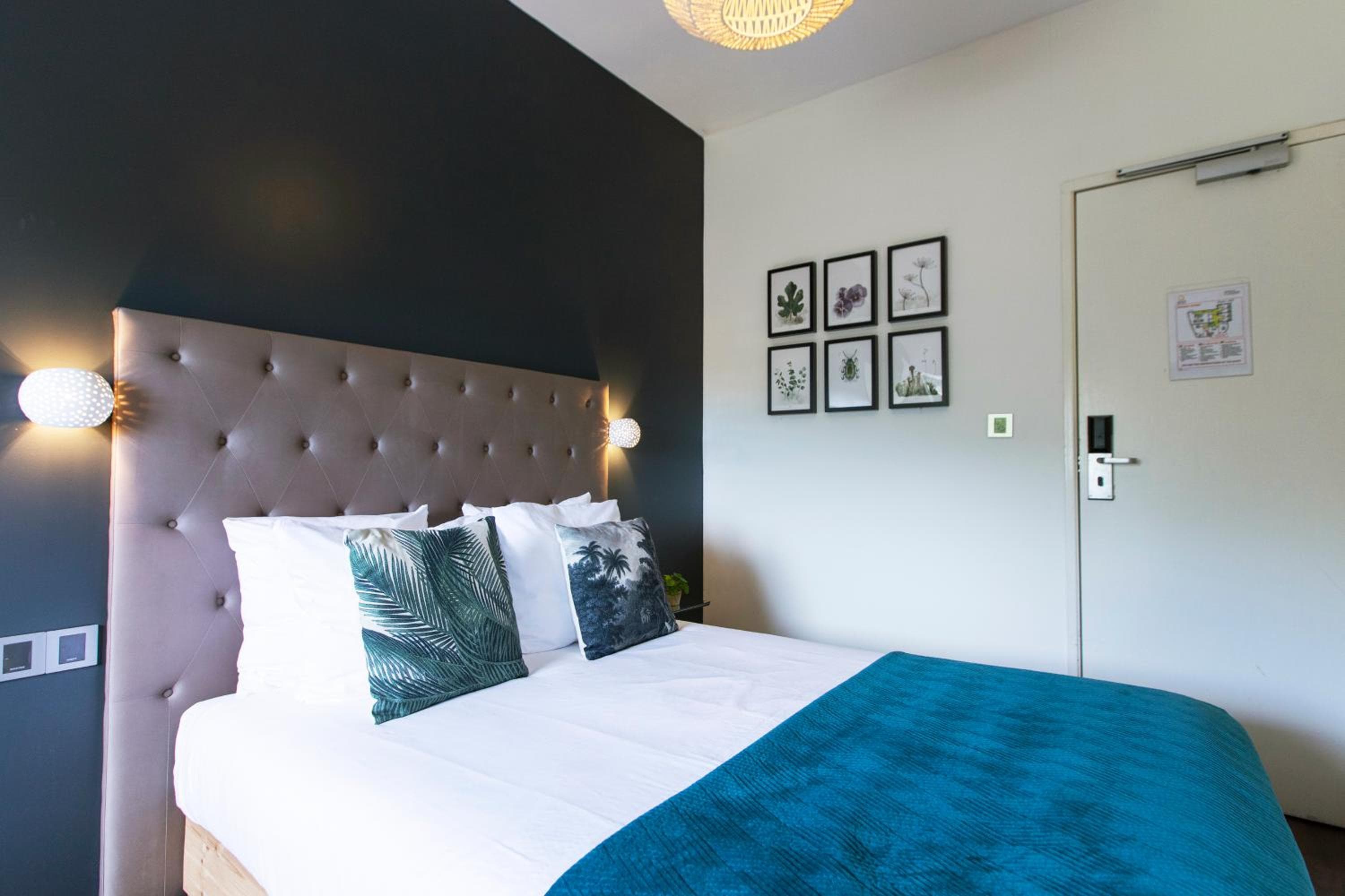 Quentin Canal House Hotel — 11