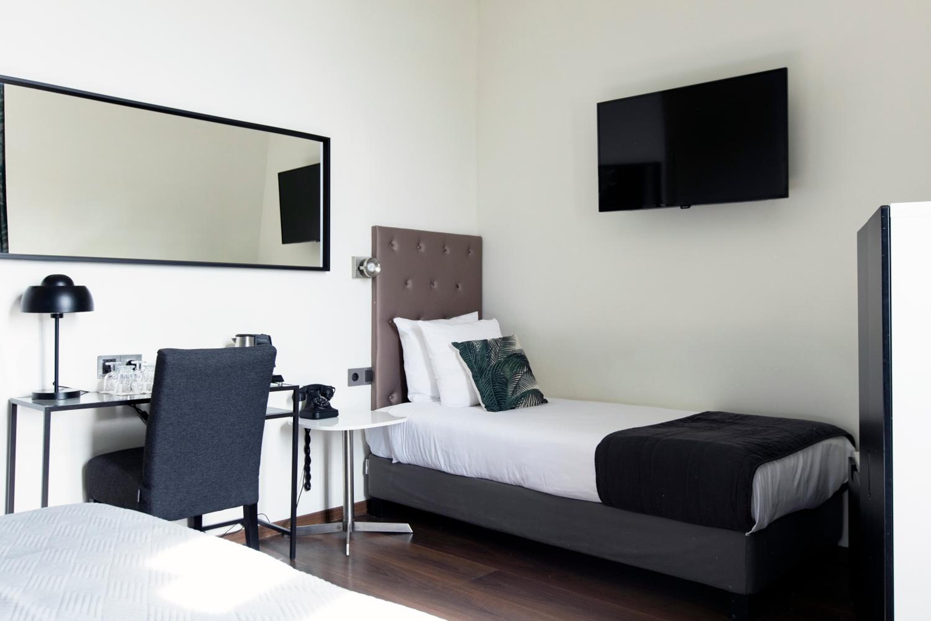 Quentin Canal House Hotel — 14