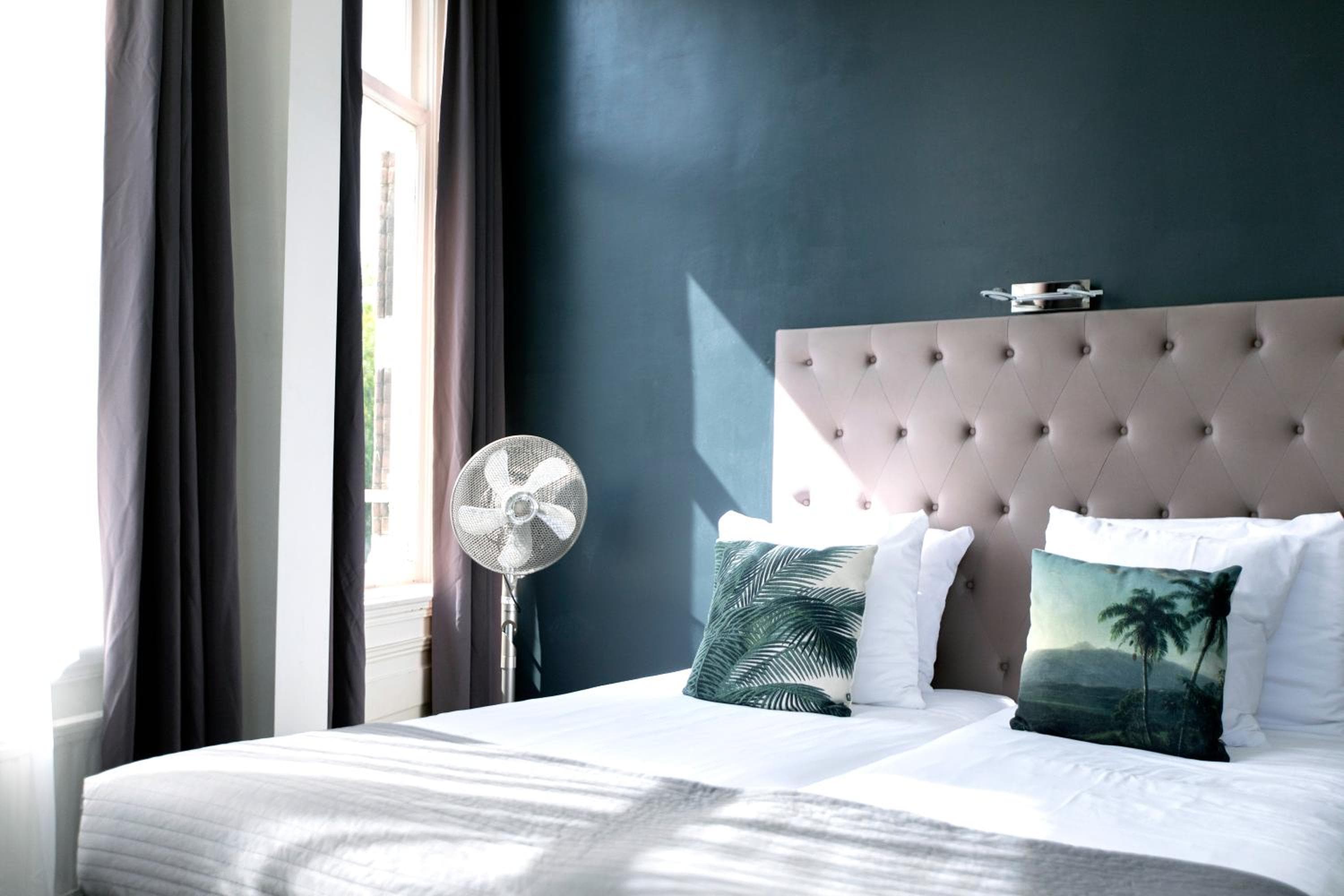 Quentin Canal House Hotel — 2