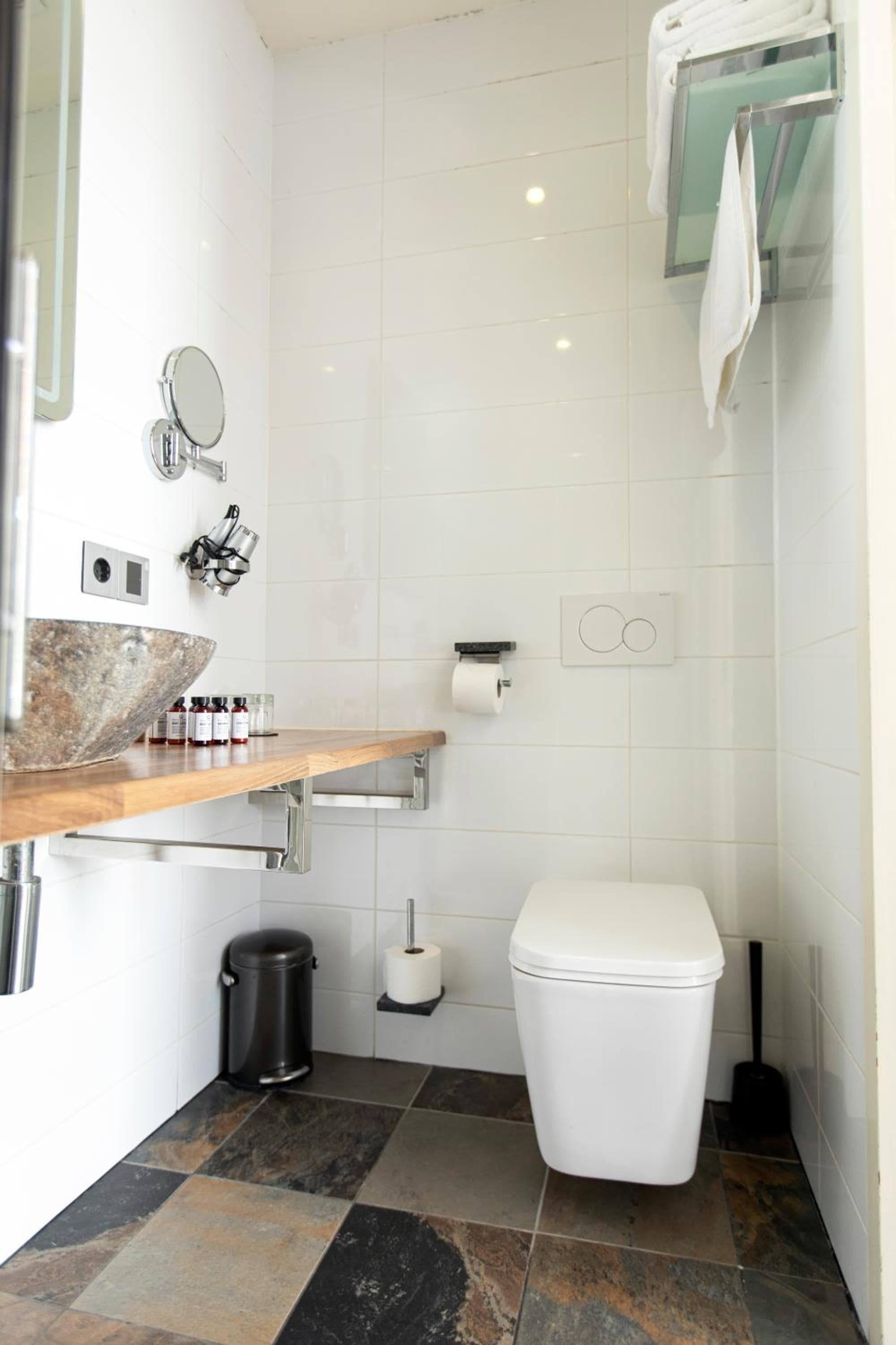 Quentin Canal House Hotel — 10