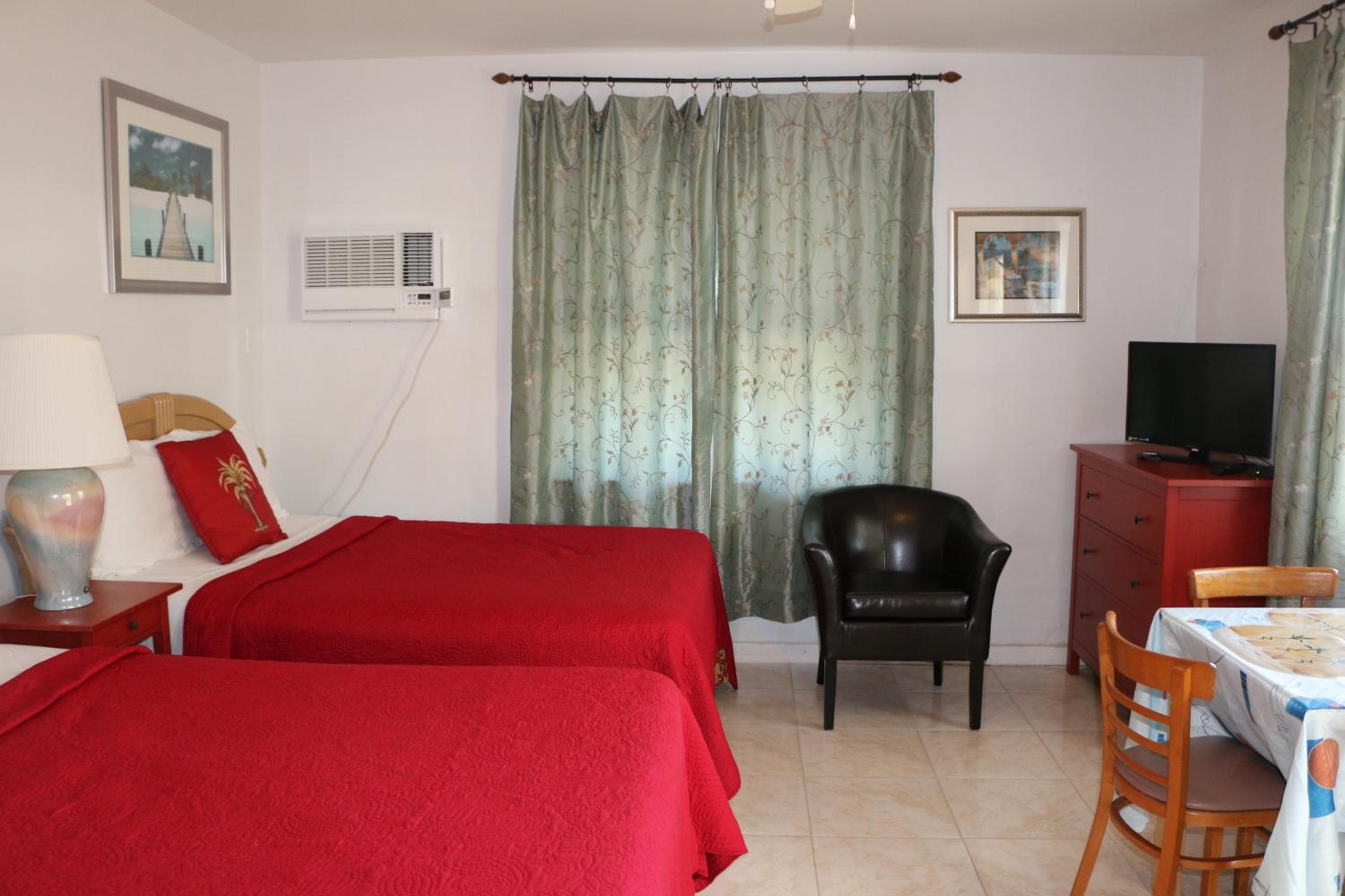Breakaway Inn Guest House — 27