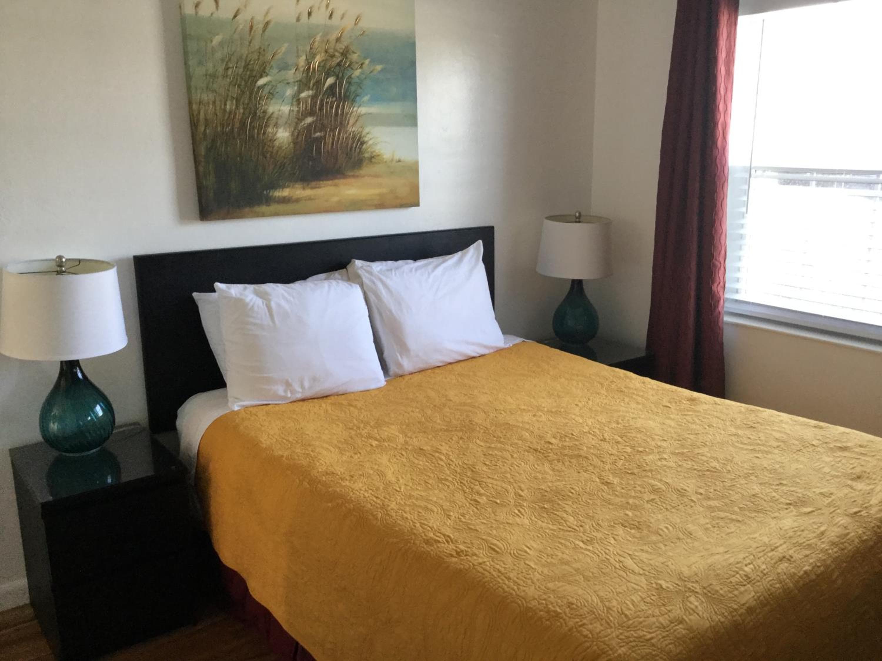Breakaway Inn Guest House — 9