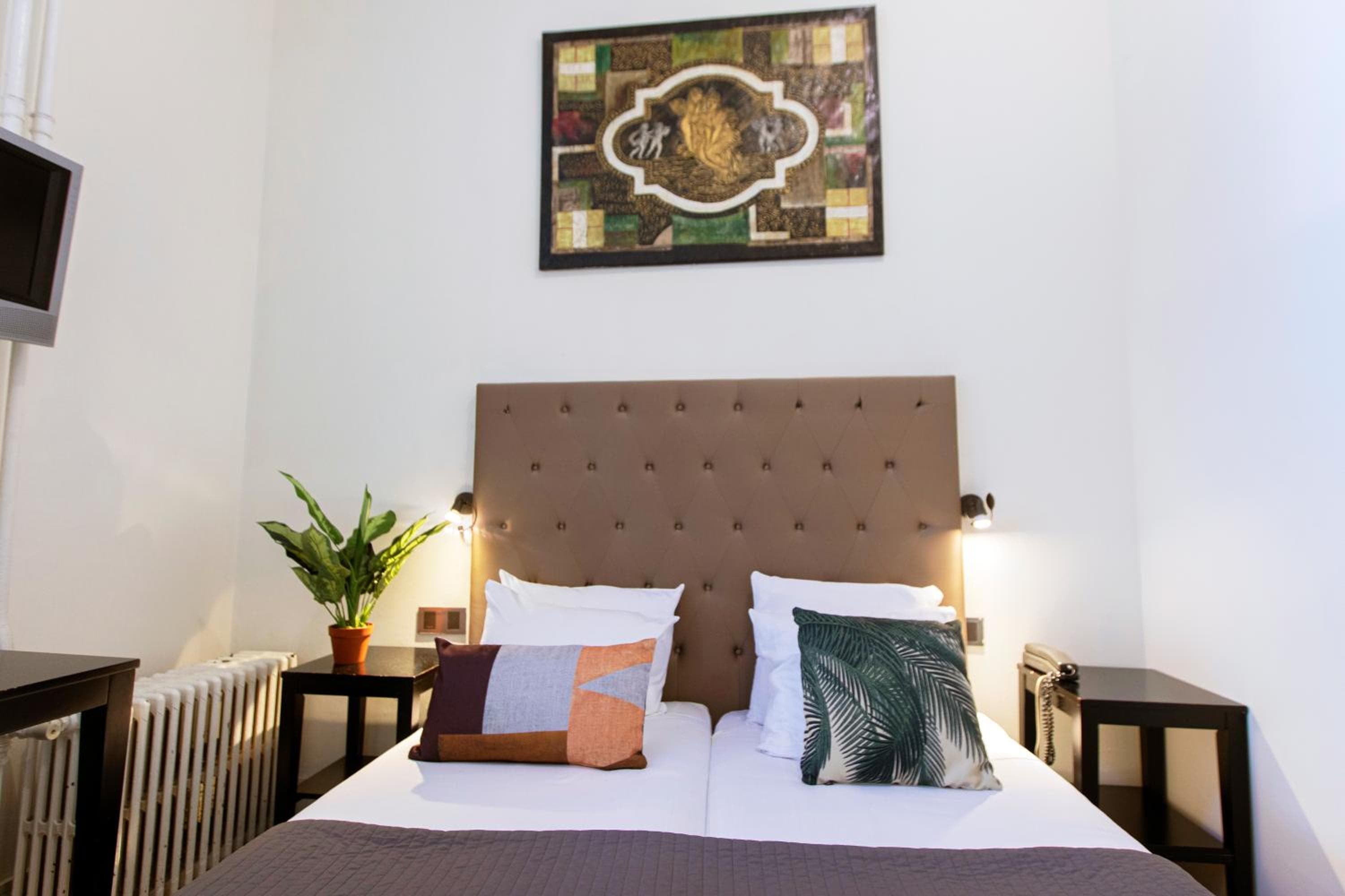 Quentin Museum Square Hotel — 29