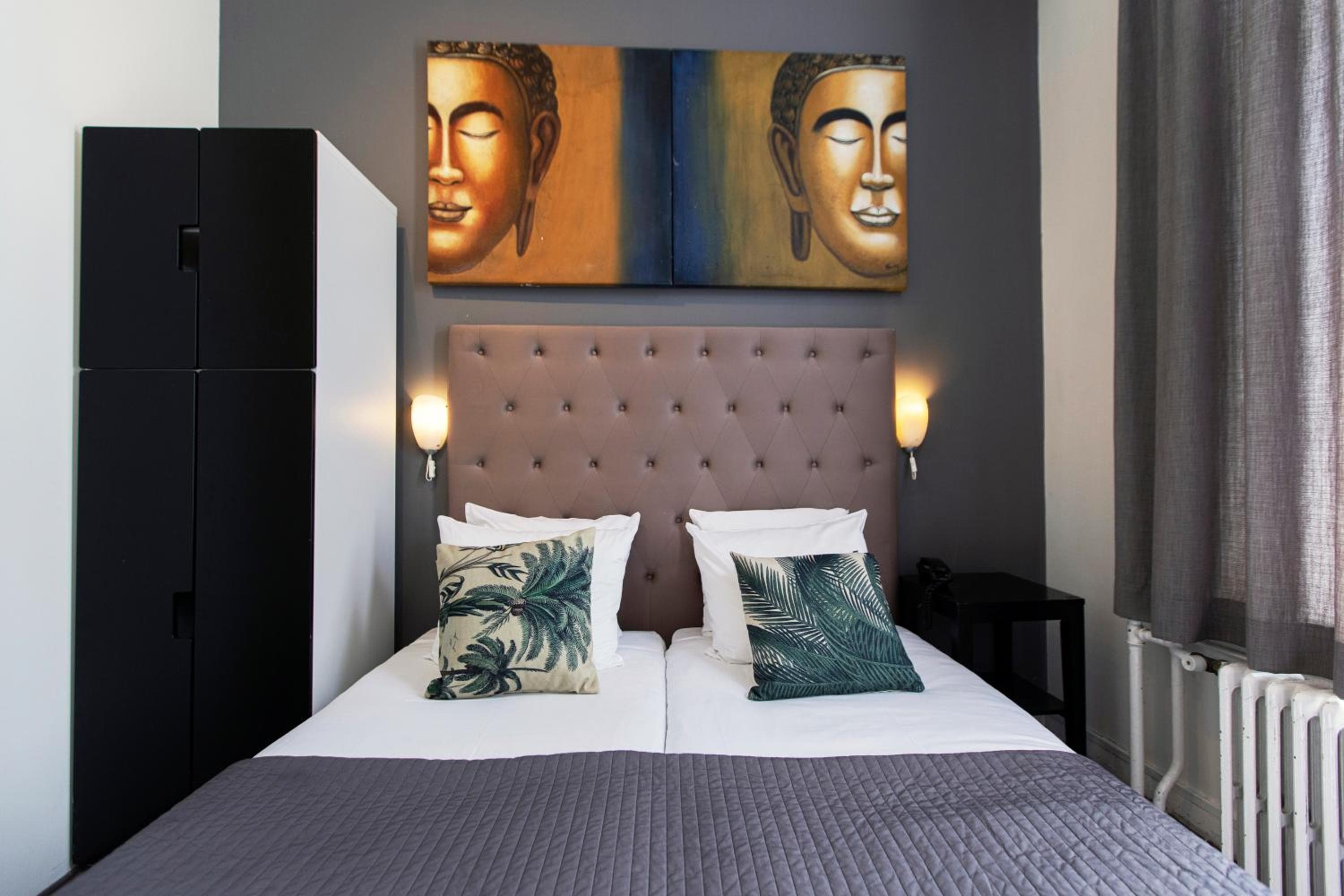 Quentin Museum Square Hotel — 10