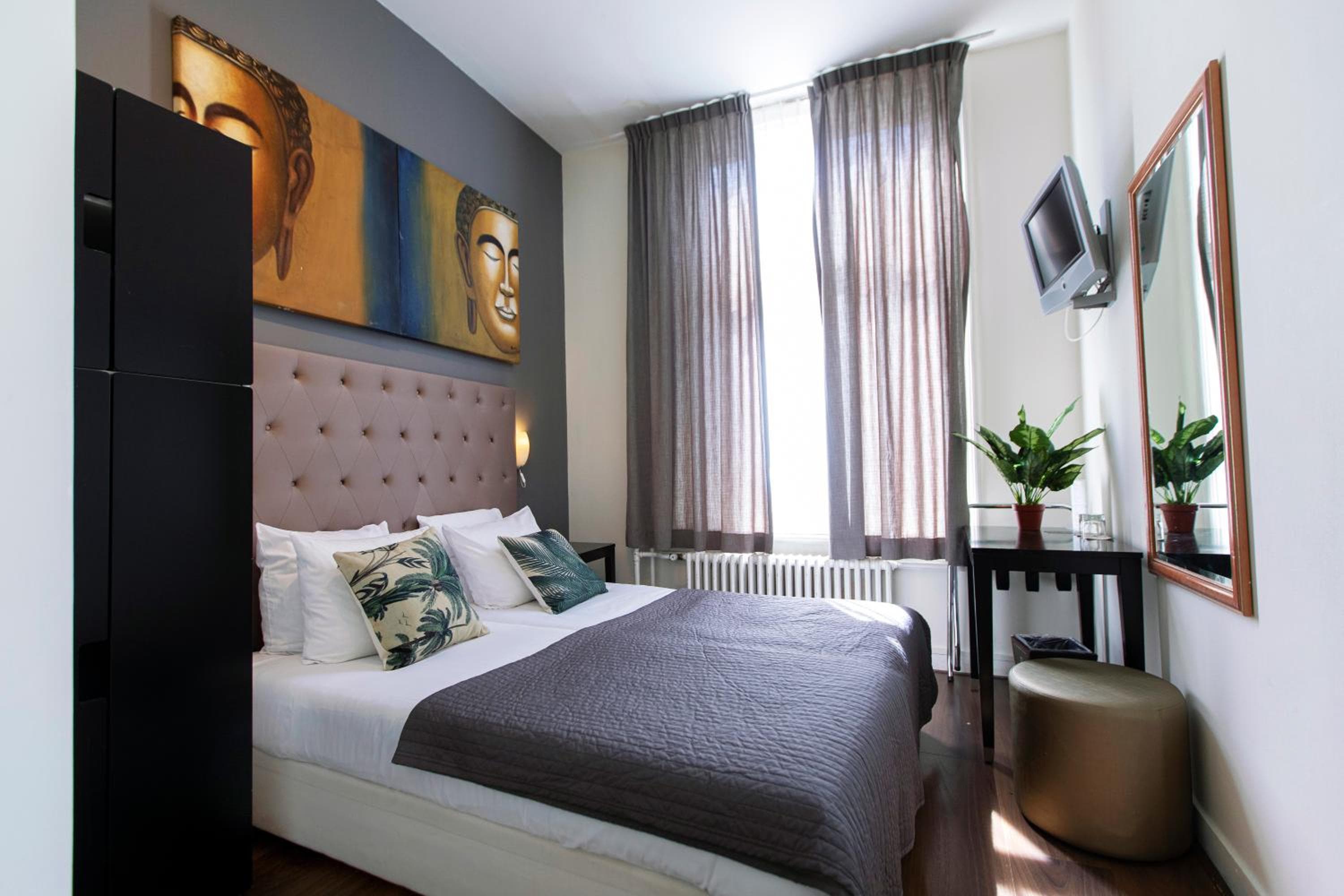 Quentin Museum Square Hotel — 11