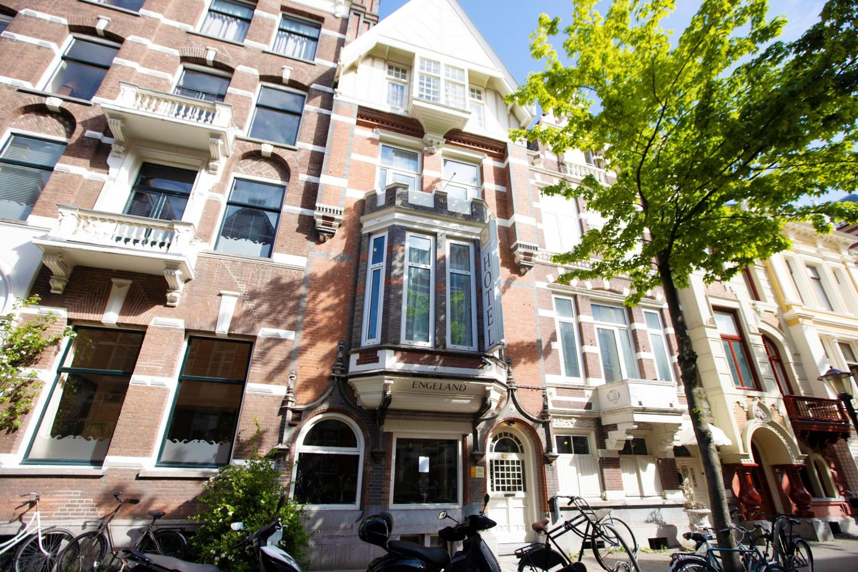 Quentin Museum Square Hotel — 1