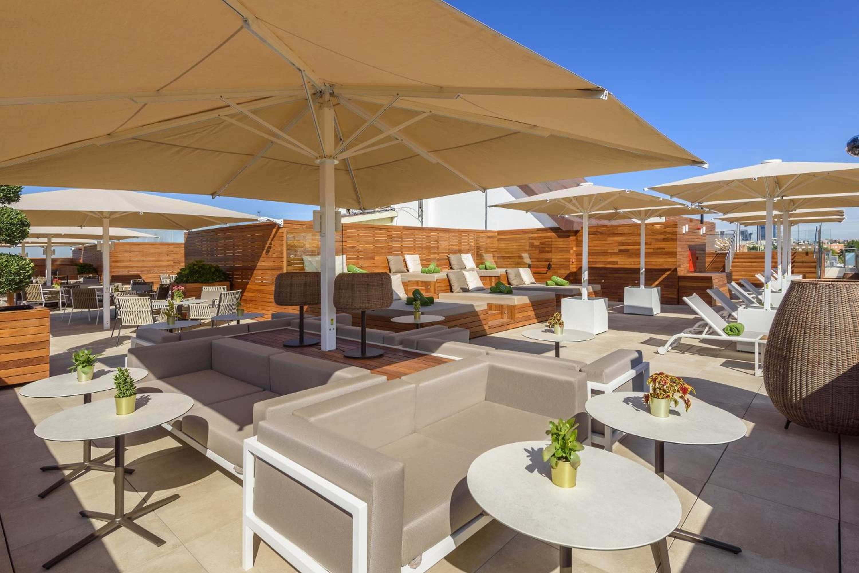 Melia Madrid Serrano — 16