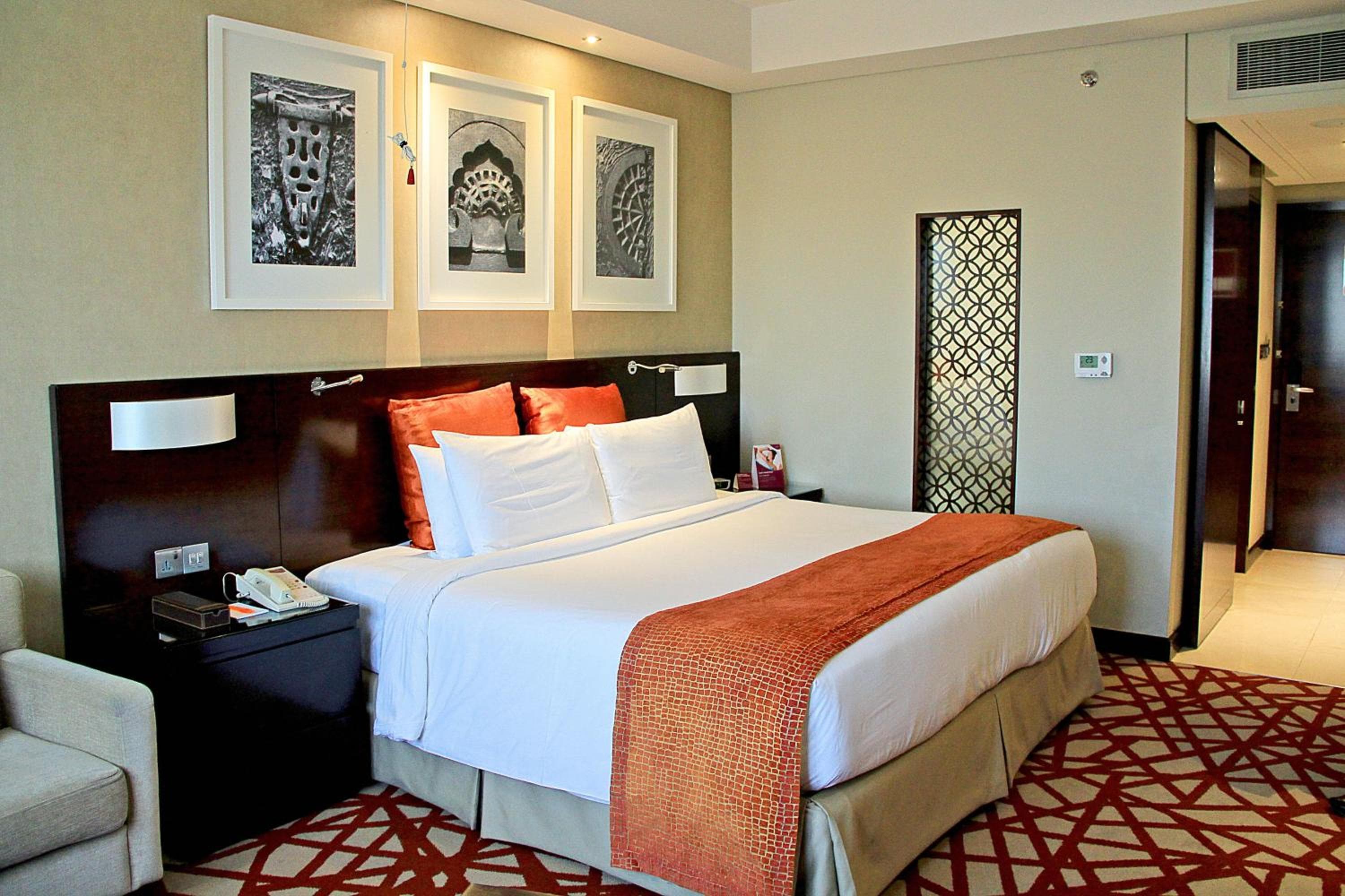 Crowne Plaza Dubai Deira by IHG — 14