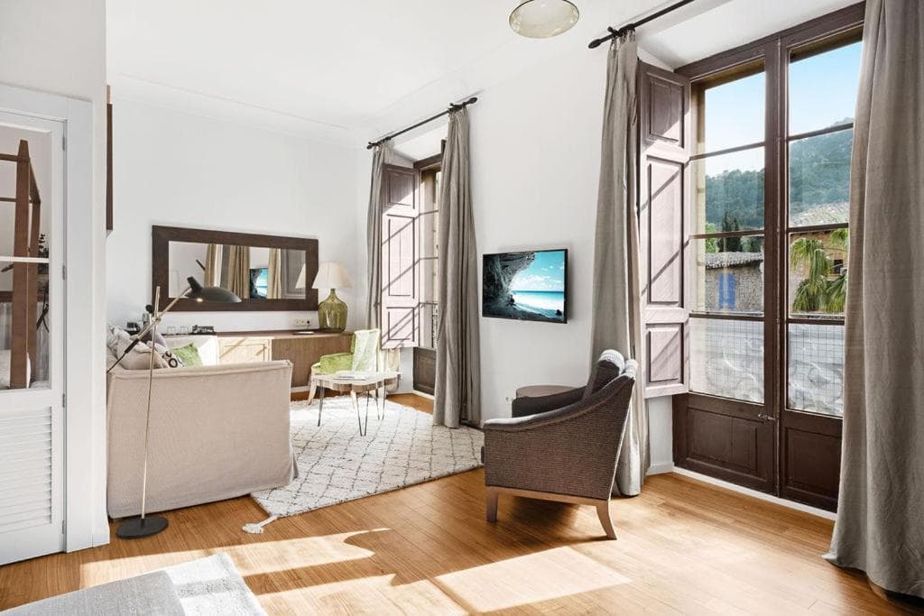 L'Avenida Adults Only — 5