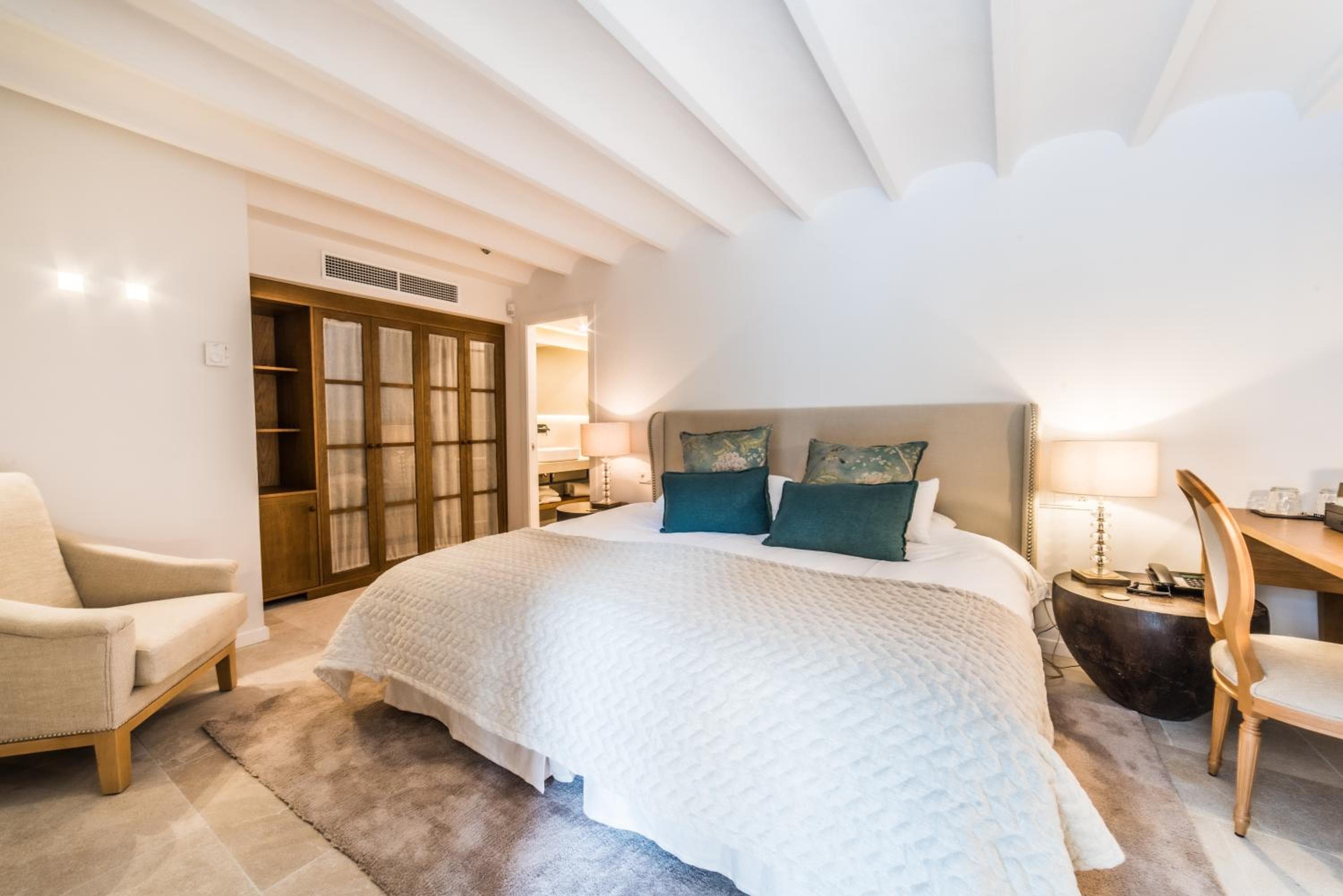 L'Avenida Adults Only — 28