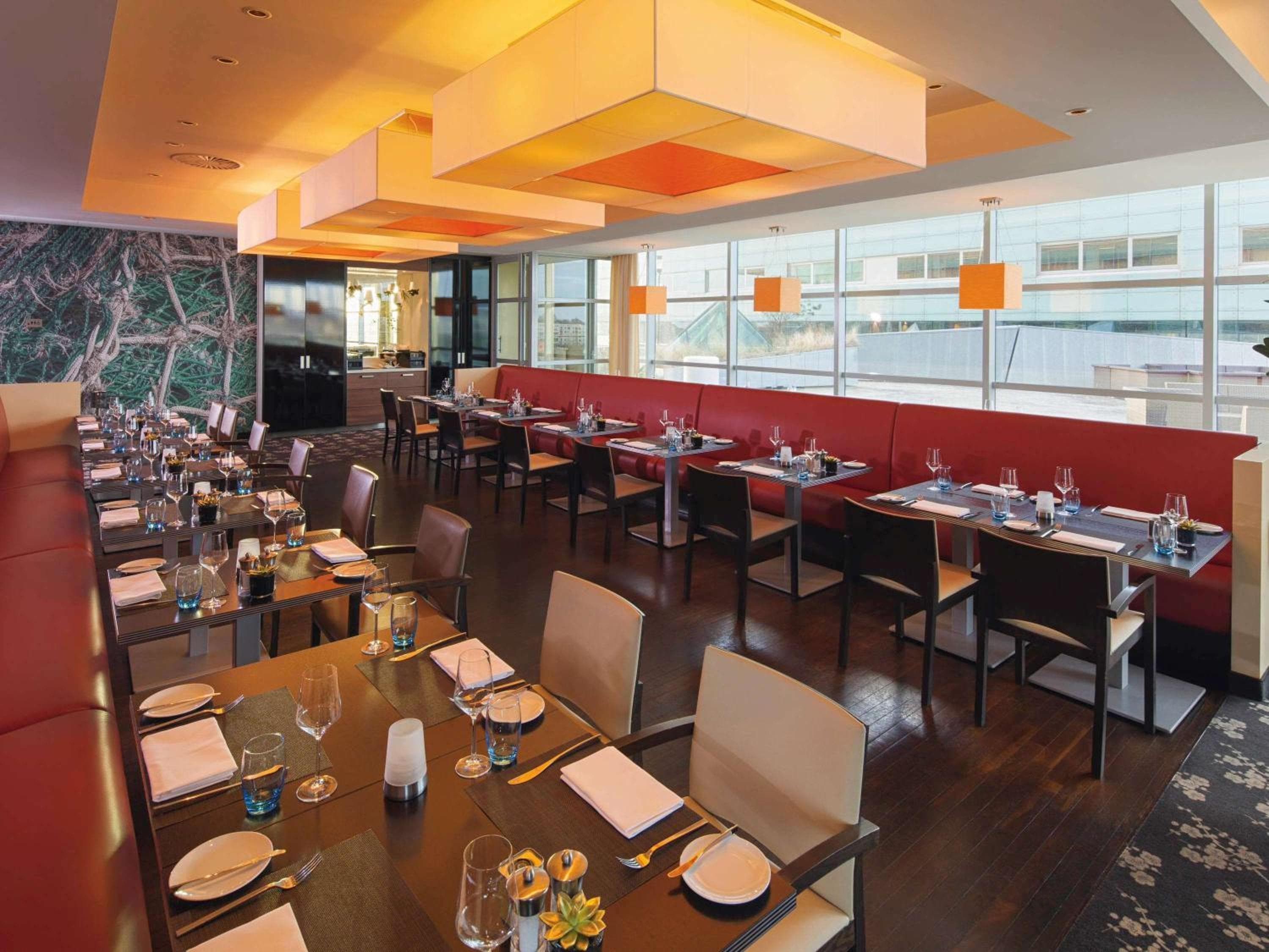 Mövenpick Hotel Amsterdam City Centre — 25