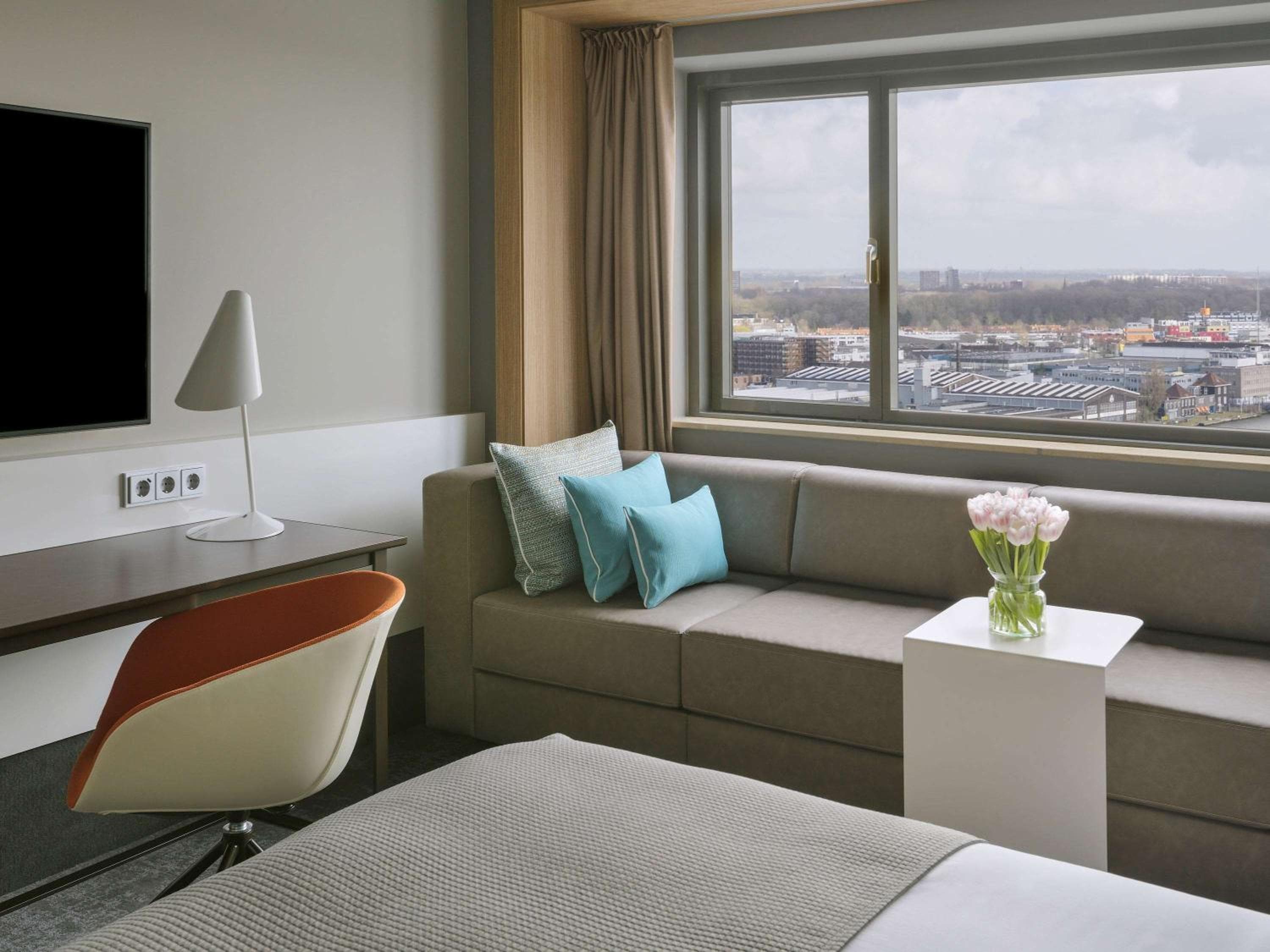 Mövenpick Hotel Amsterdam City Centre — 10