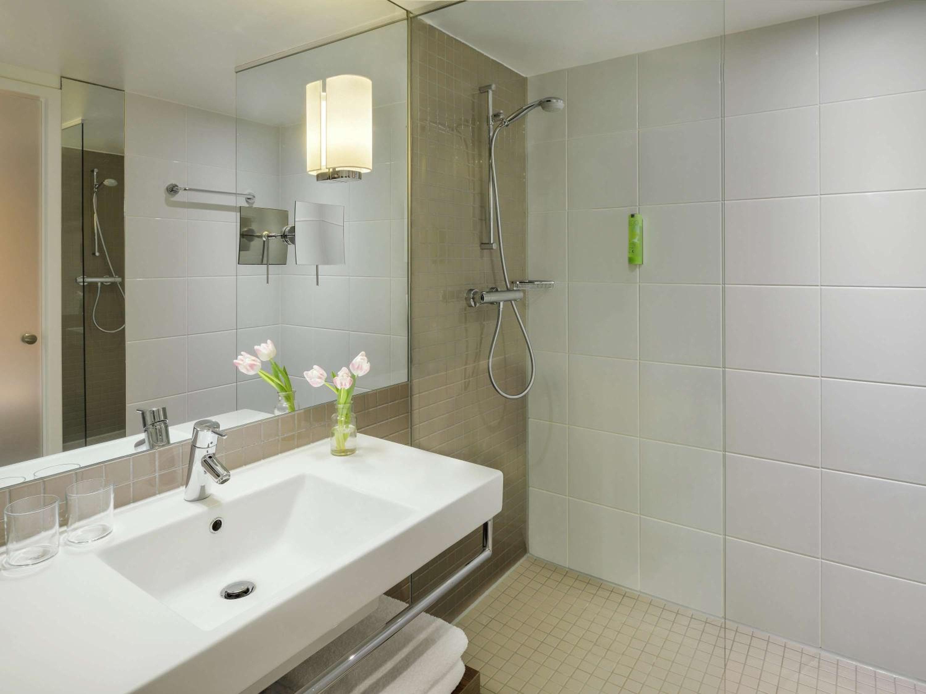 Mövenpick Hotel Amsterdam City Centre — 12