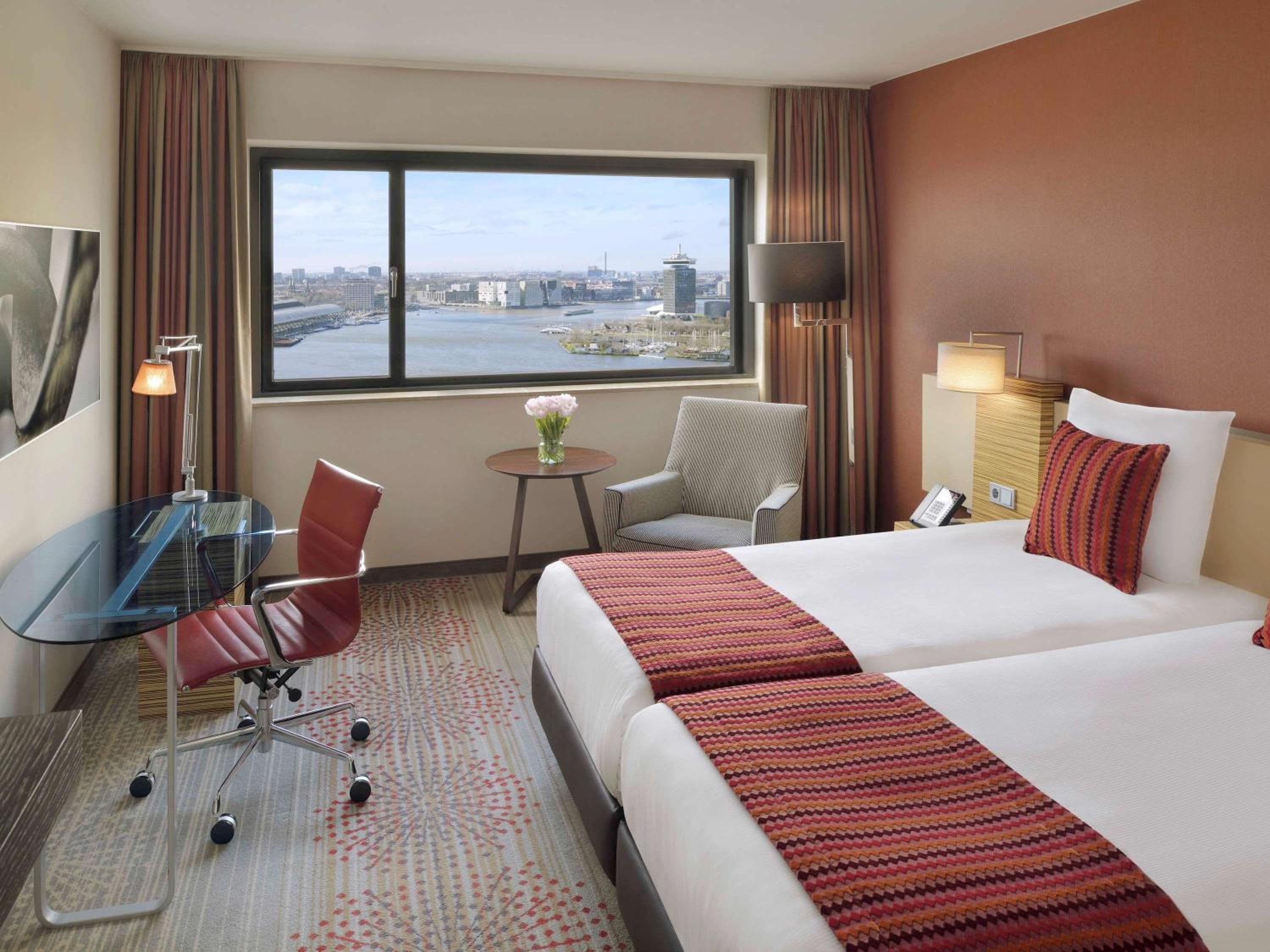 Mövenpick Hotel Amsterdam City Centre — 17