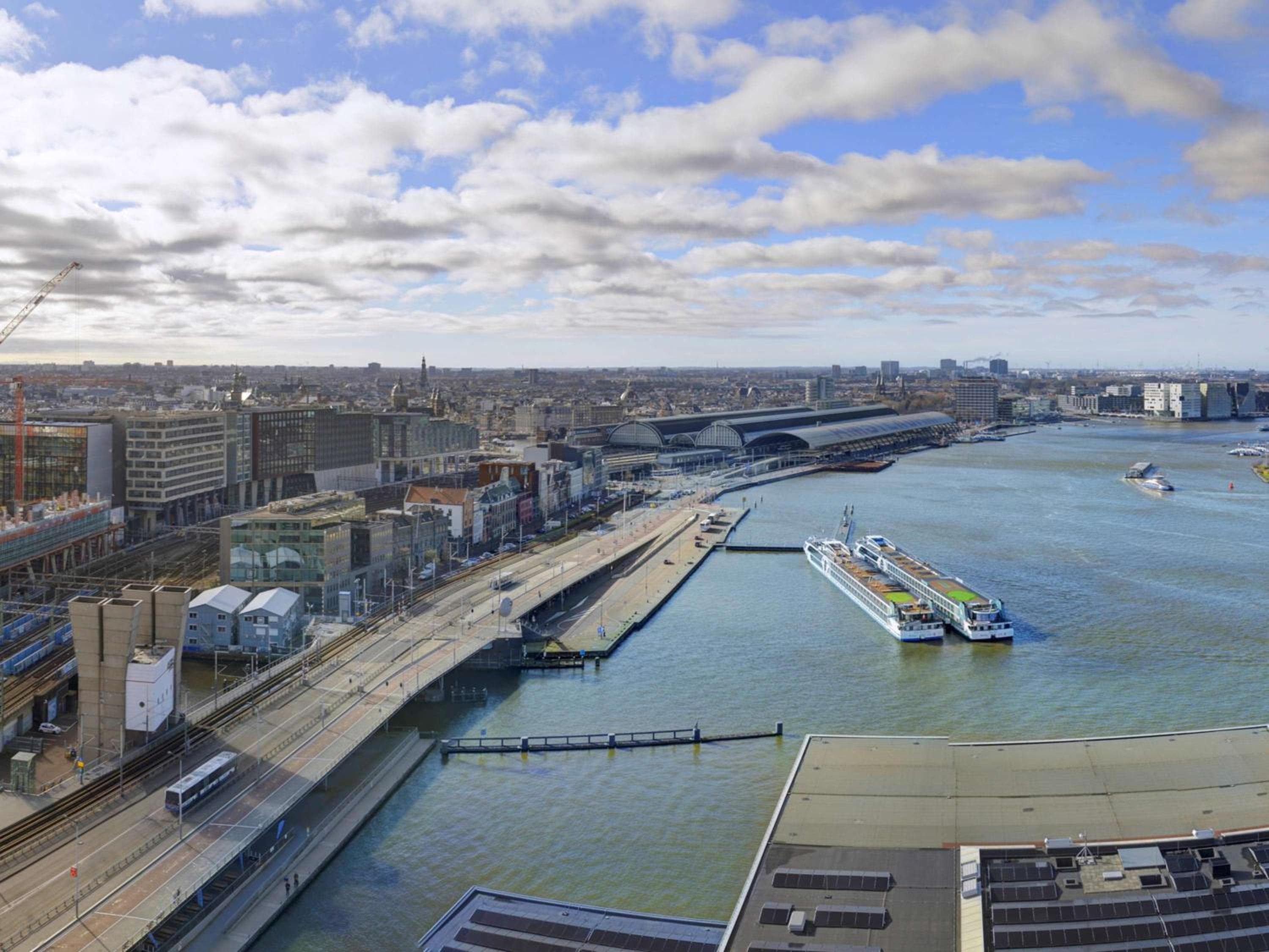 Mövenpick Hotel Amsterdam City Centre — 20
