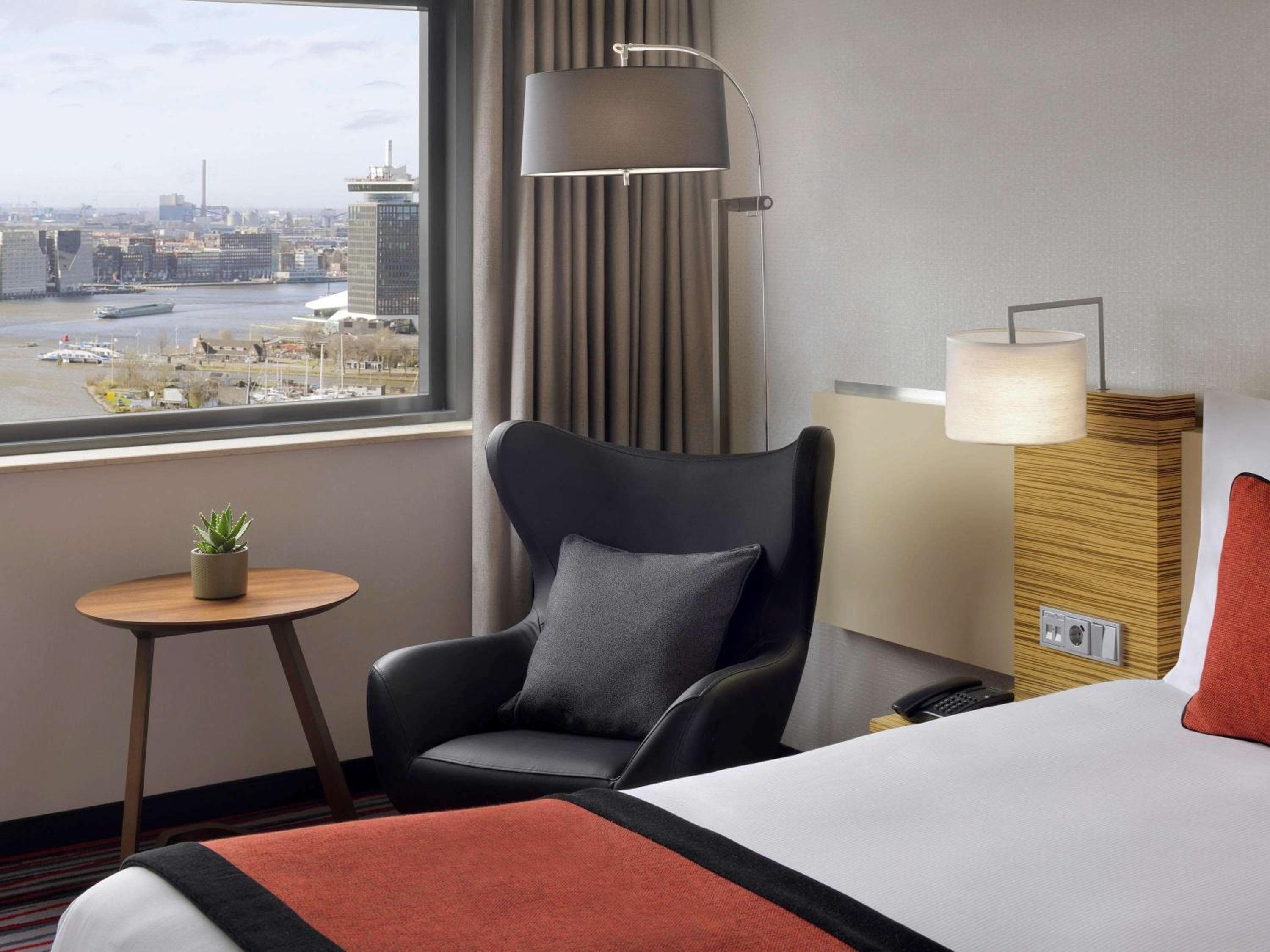 Mövenpick Hotel Amsterdam City Centre — 23