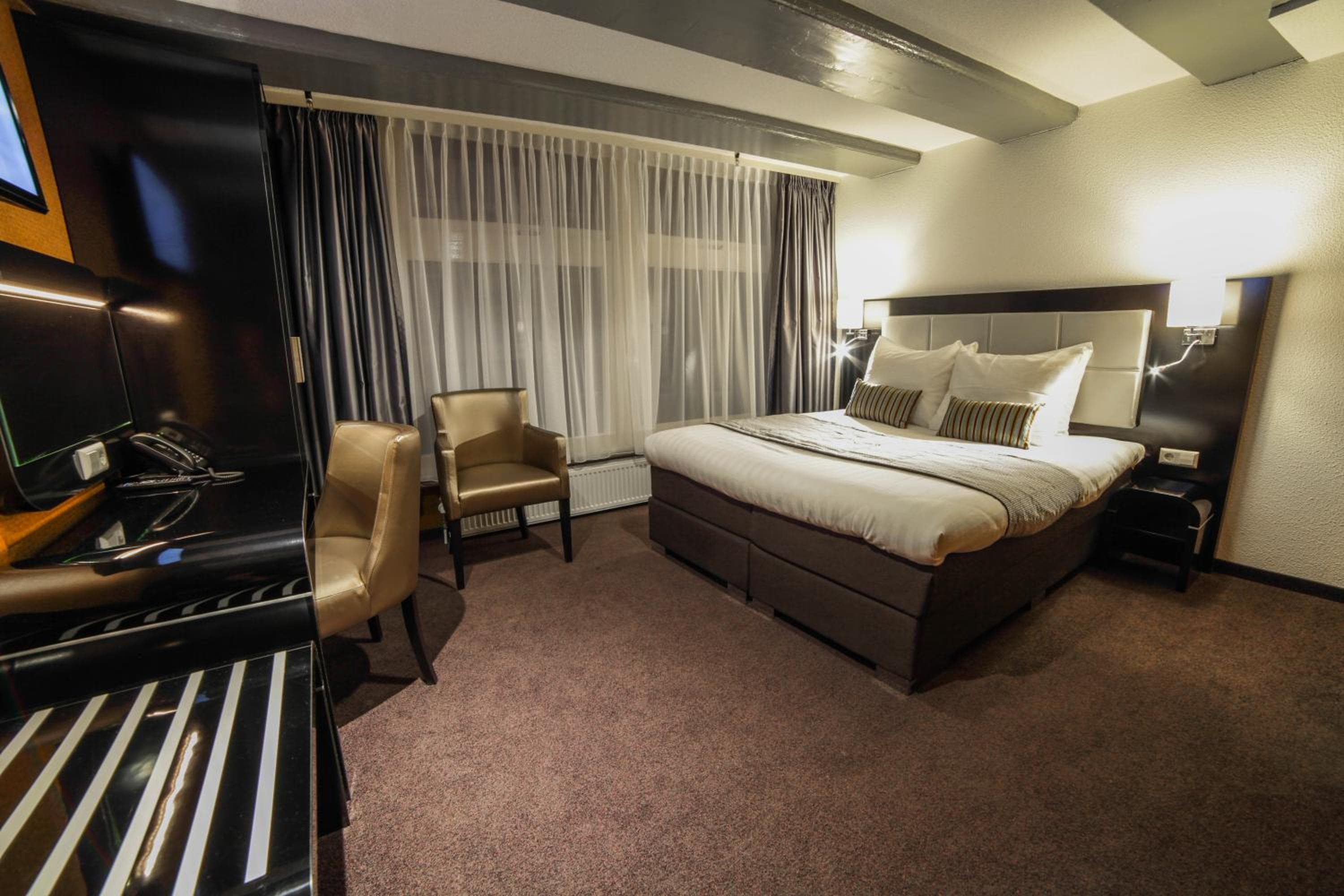 Hotel Mansion — 12