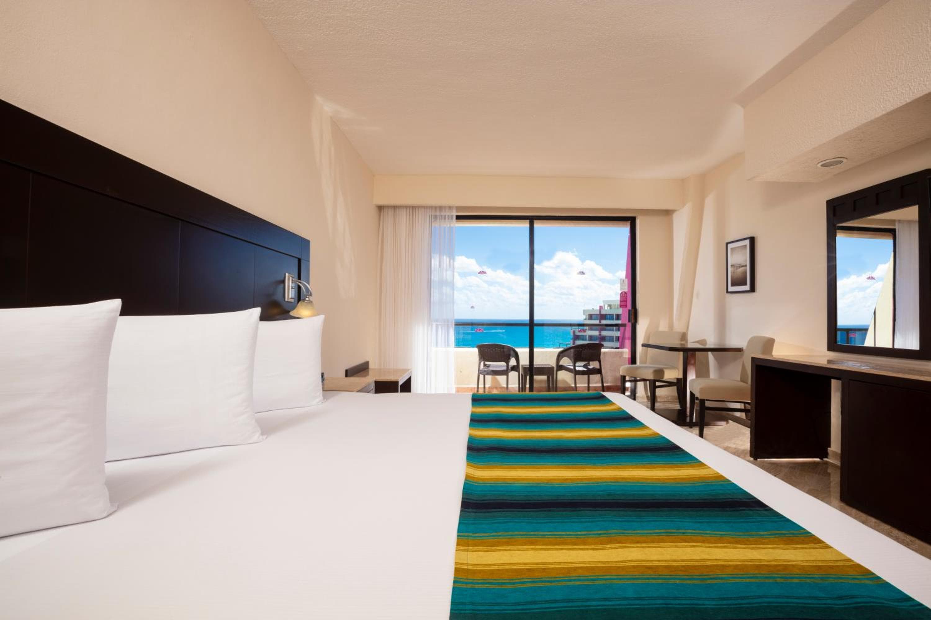 Crown Paradise Club Cancún - Todo Incluido — 12