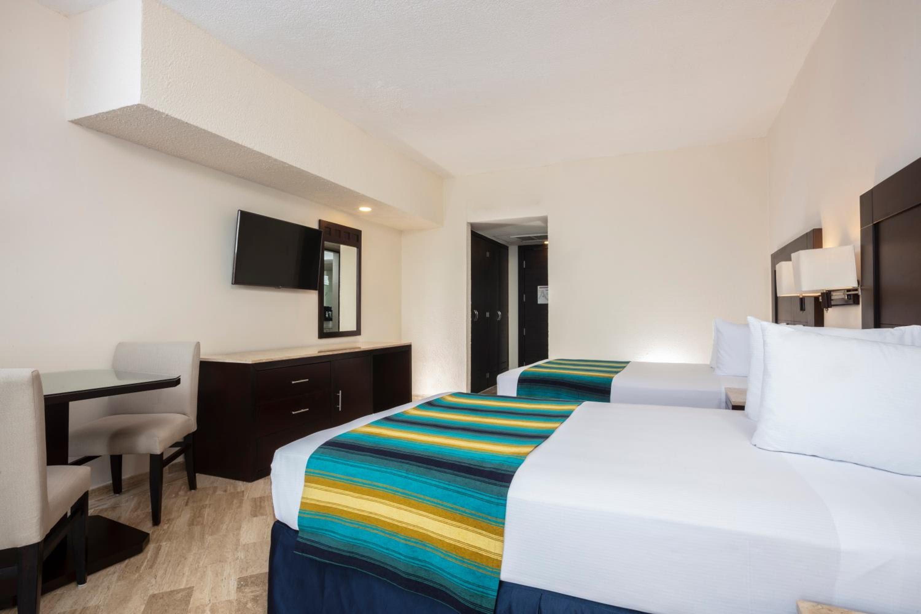 Crown Paradise Club Cancún - Todo Incluido — 13