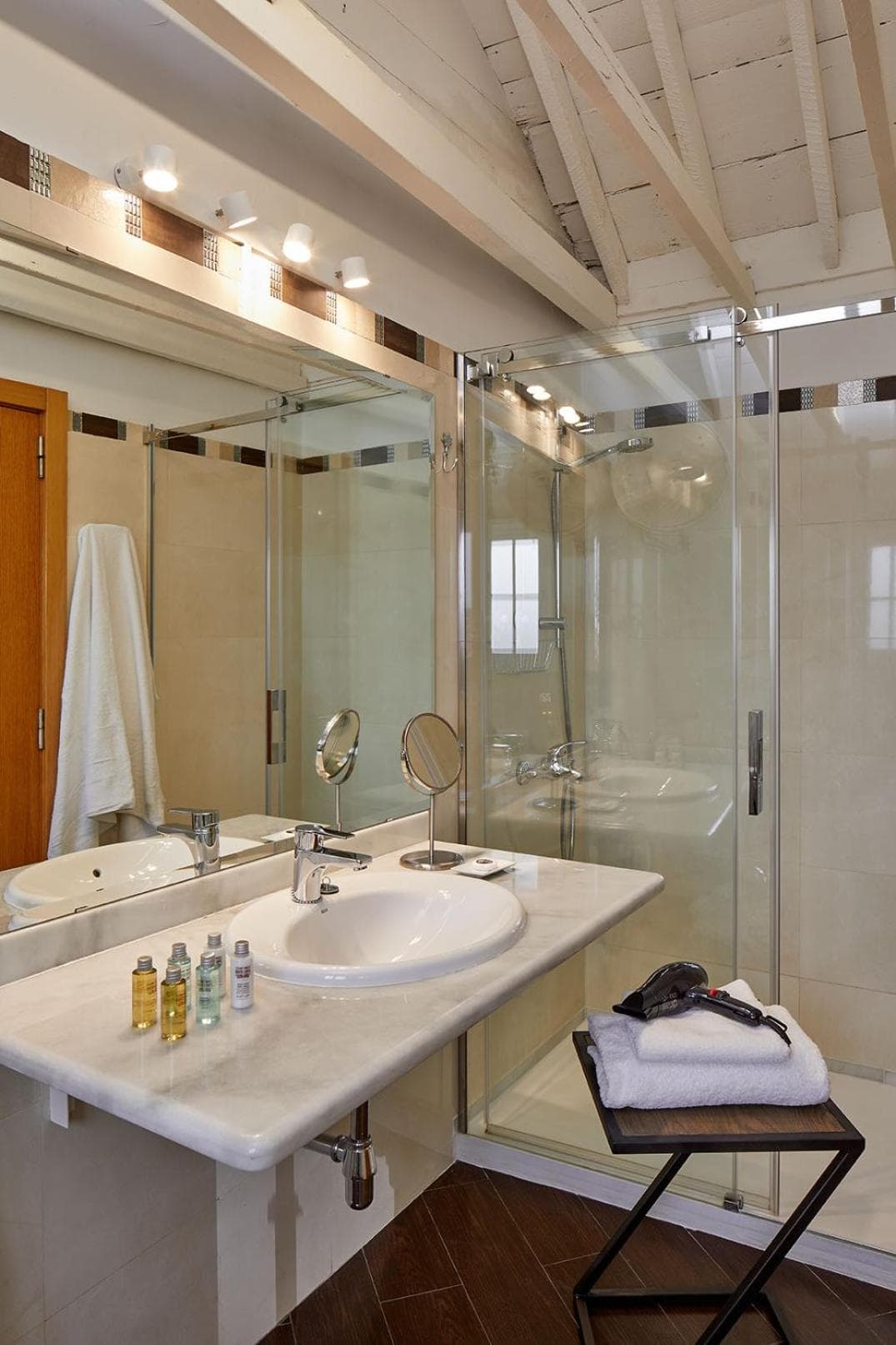 Lodgingmalaga Plaza Constitucion — 24