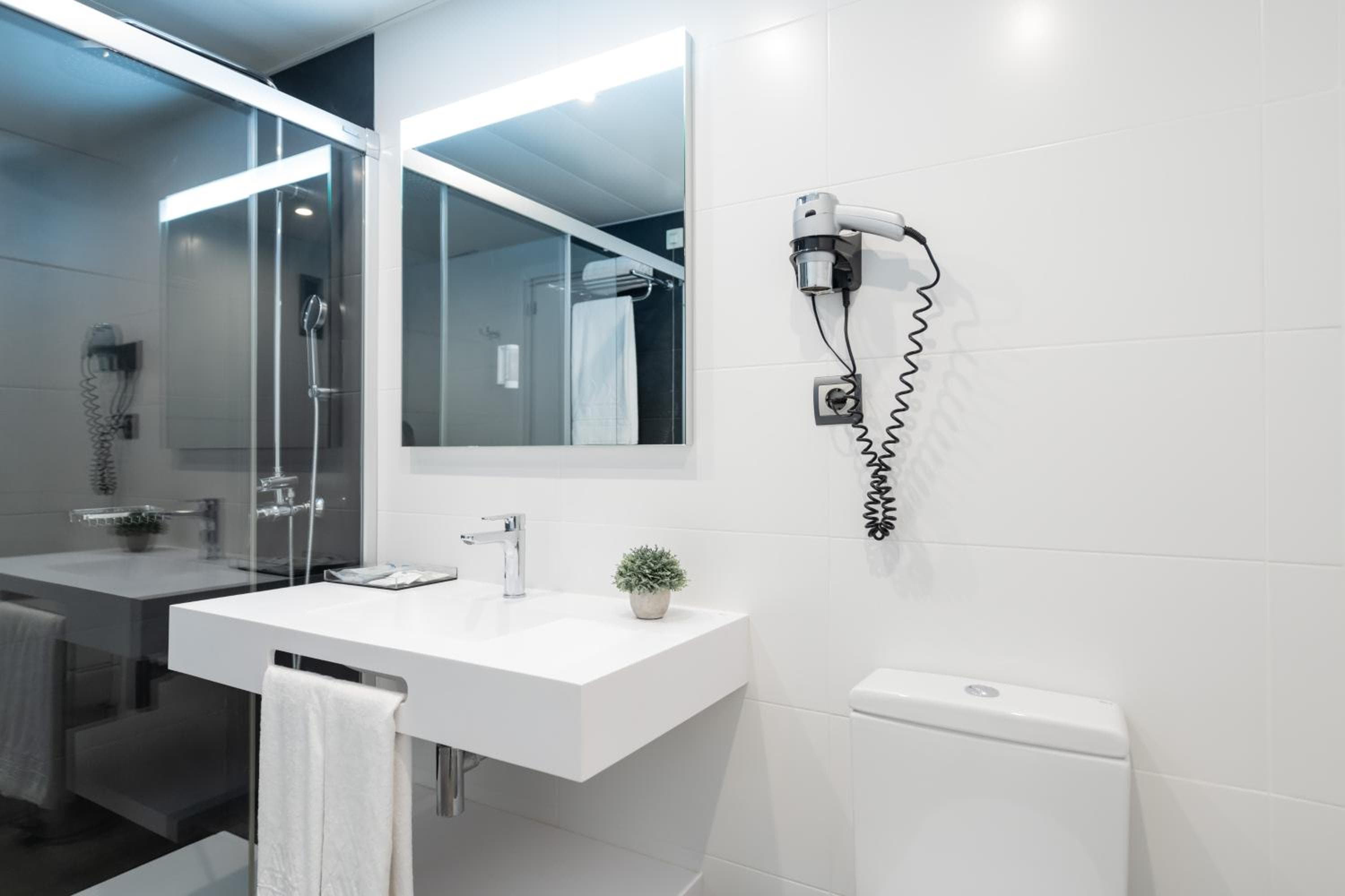 Aparthotel Atenea Barcelona — 11
