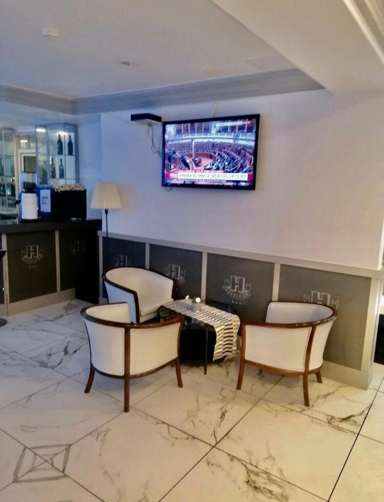 Hotel Excelsior — 8
