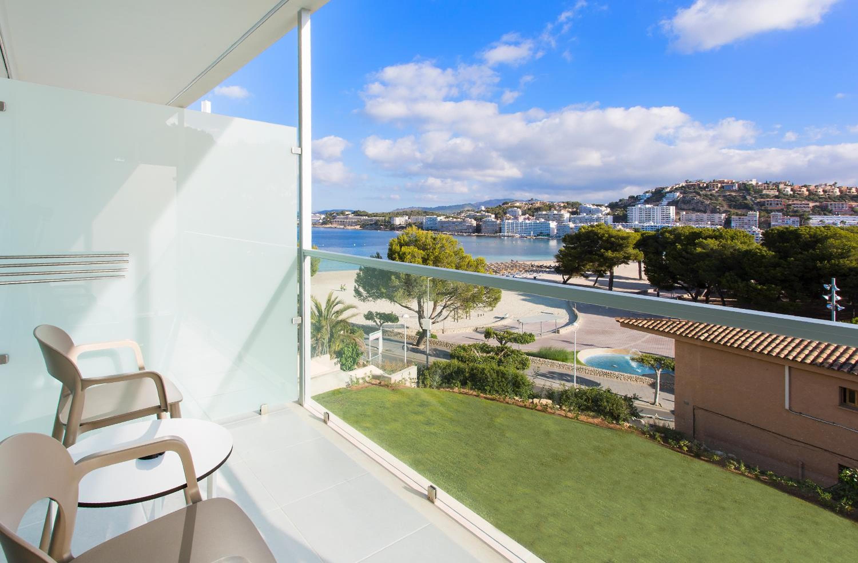 Reverence Life Hotel - Adults Only — 11