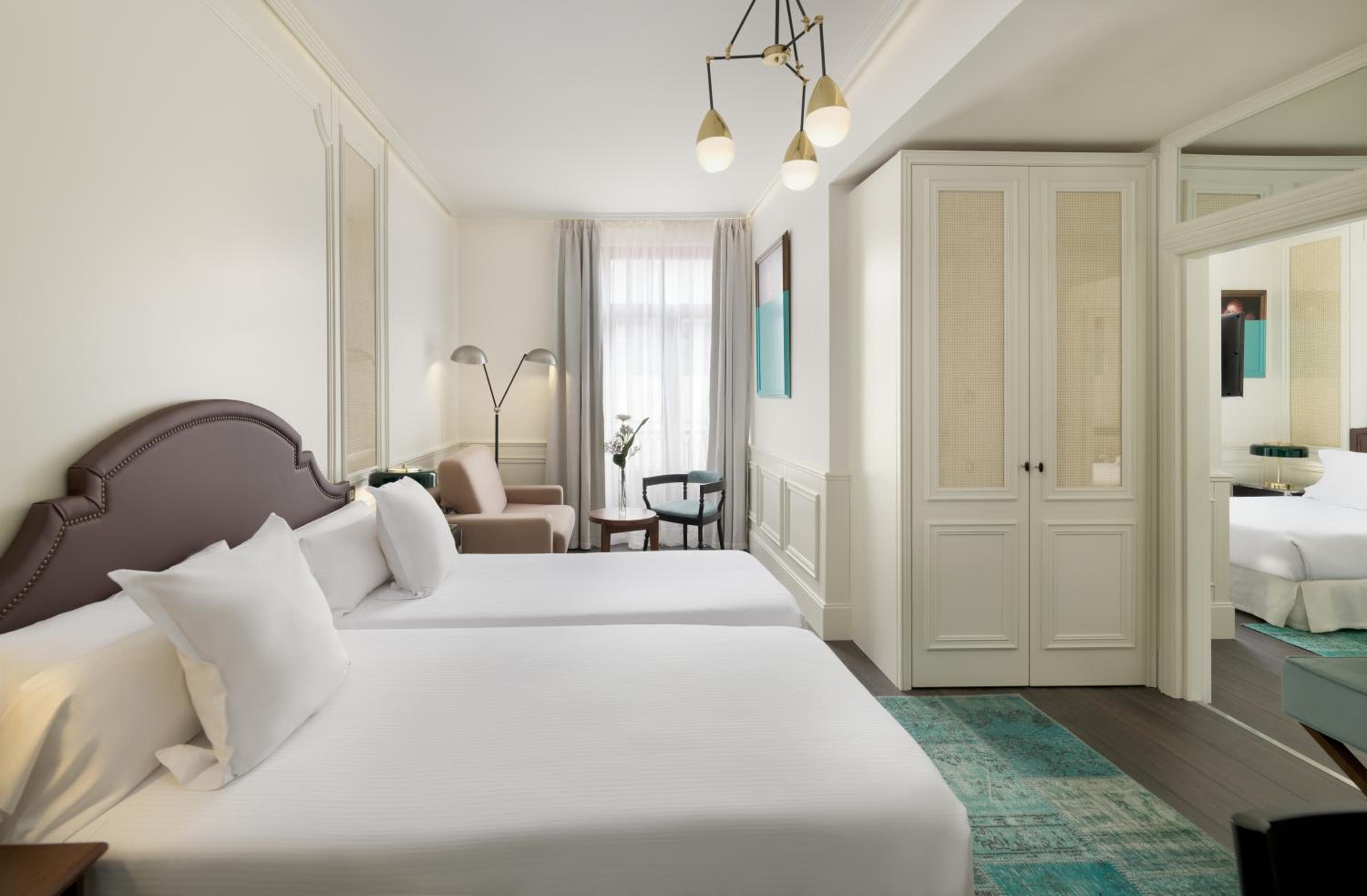 Boutique Hotel H10 Villa de la Reina — 28
