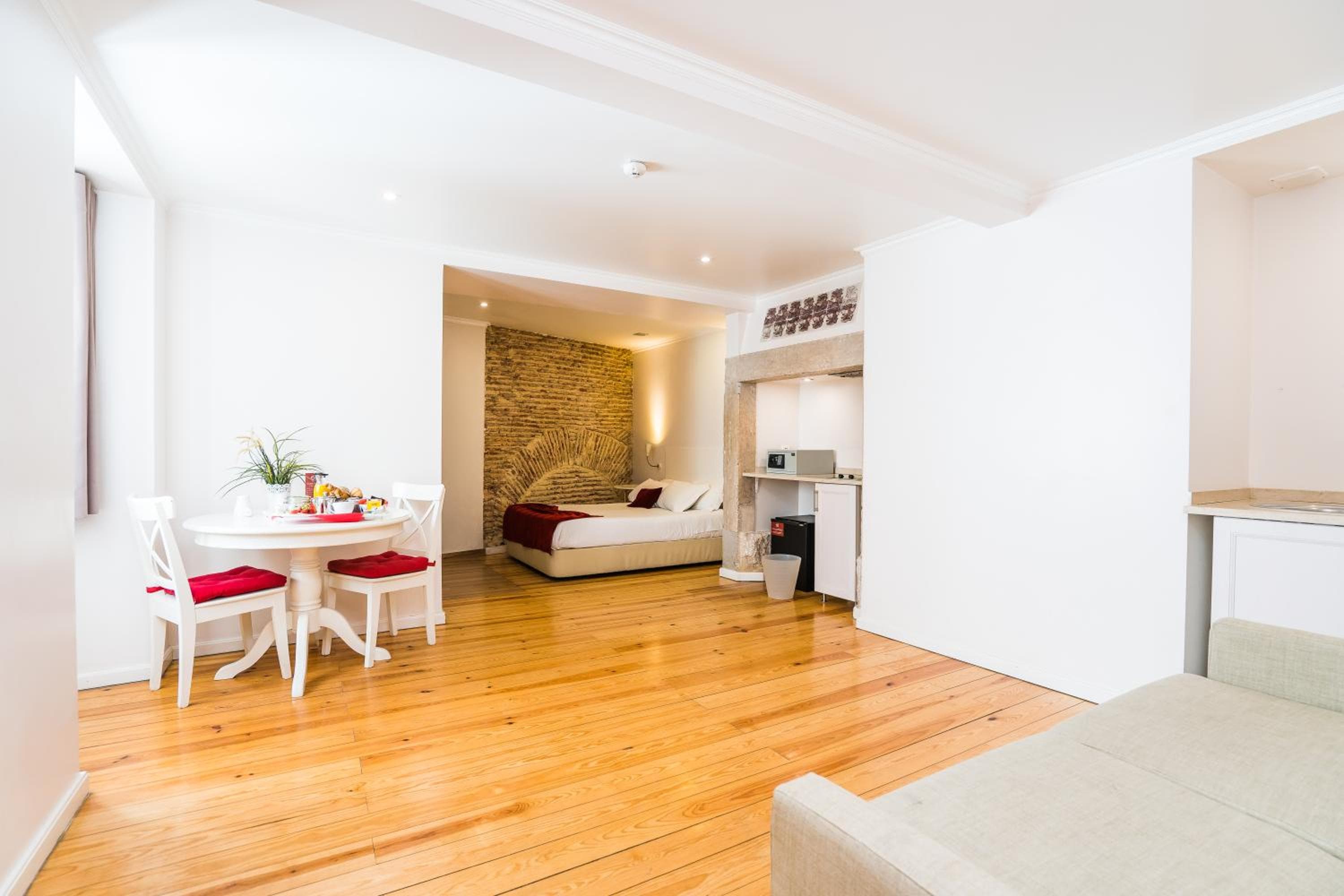 Lisbon Arsenal Suites — 12