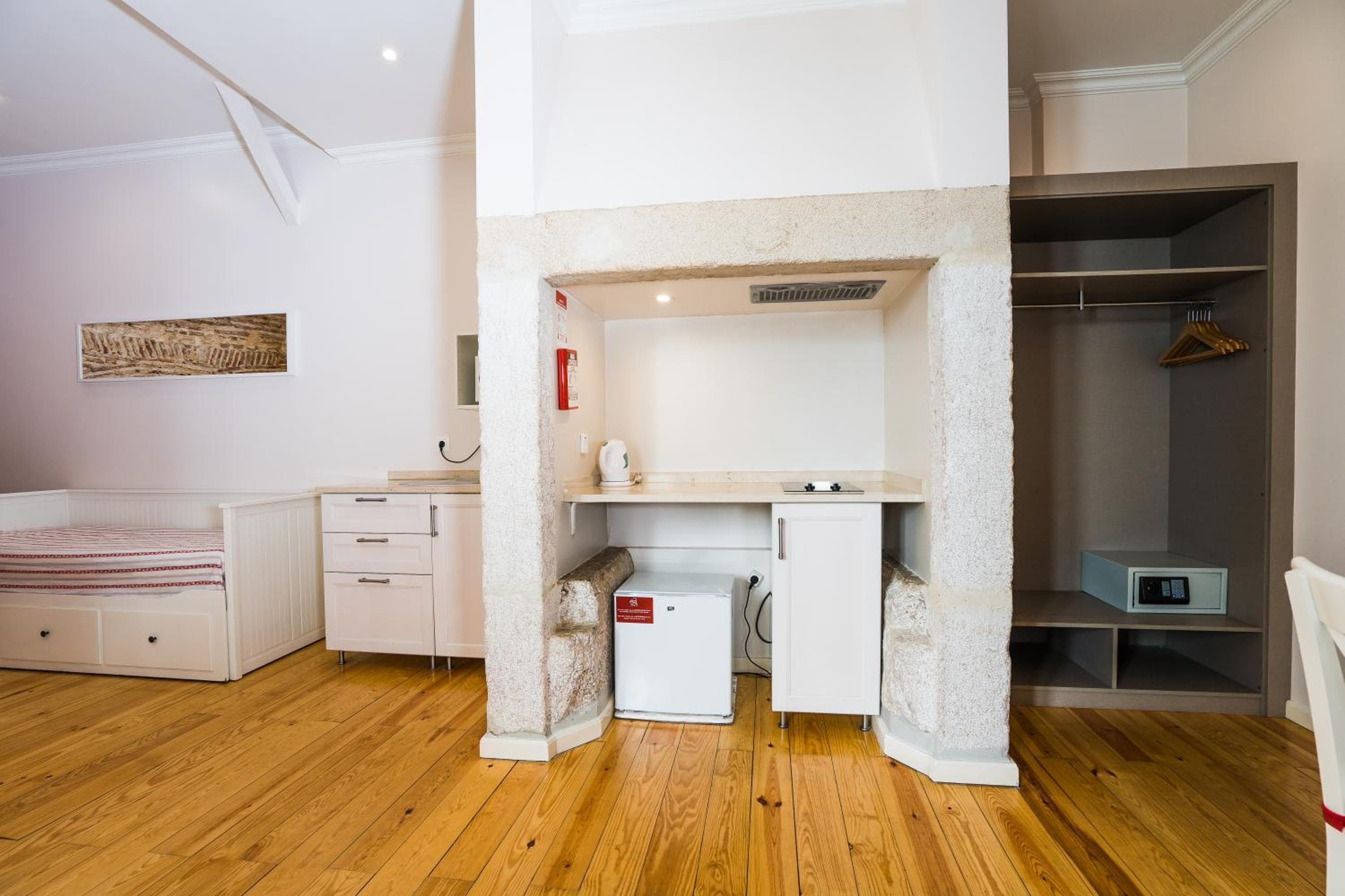 Lisbon Arsenal Suites — 14