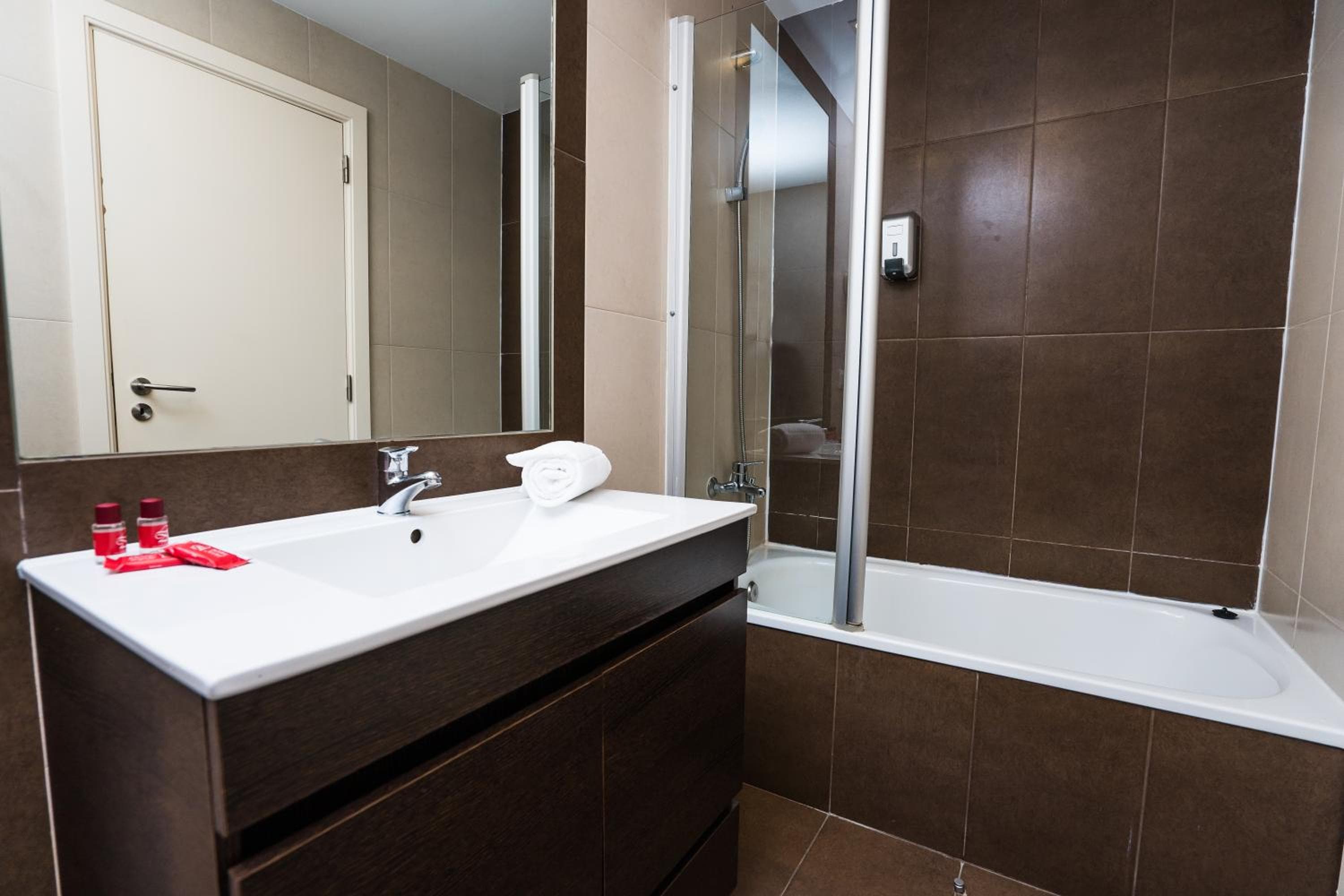 Lisbon Arsenal Suites — 10