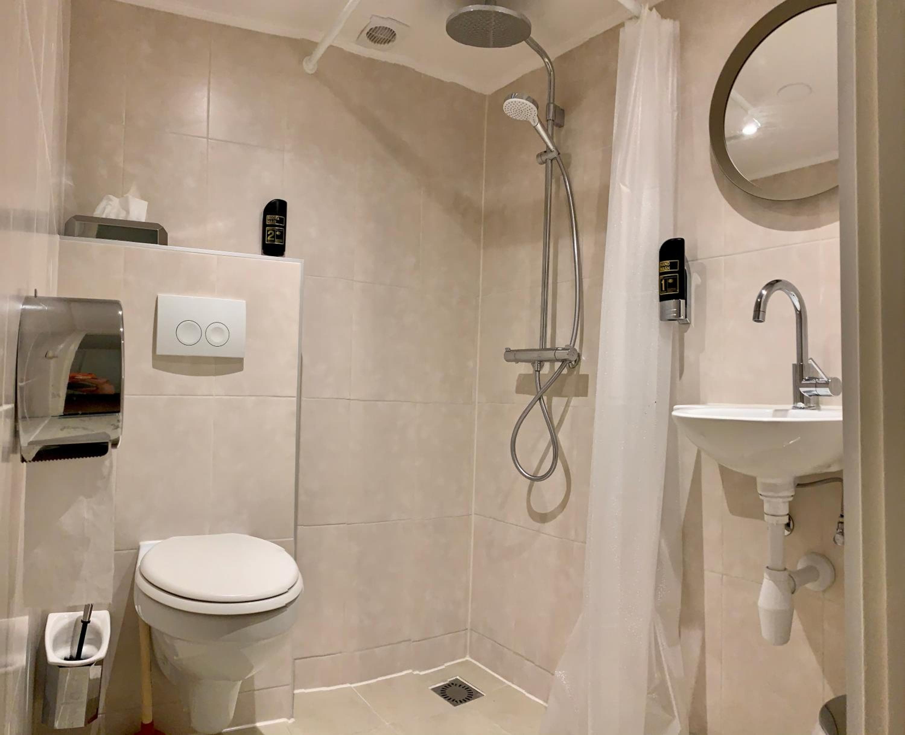 Hotel Damrak Inn — 25
