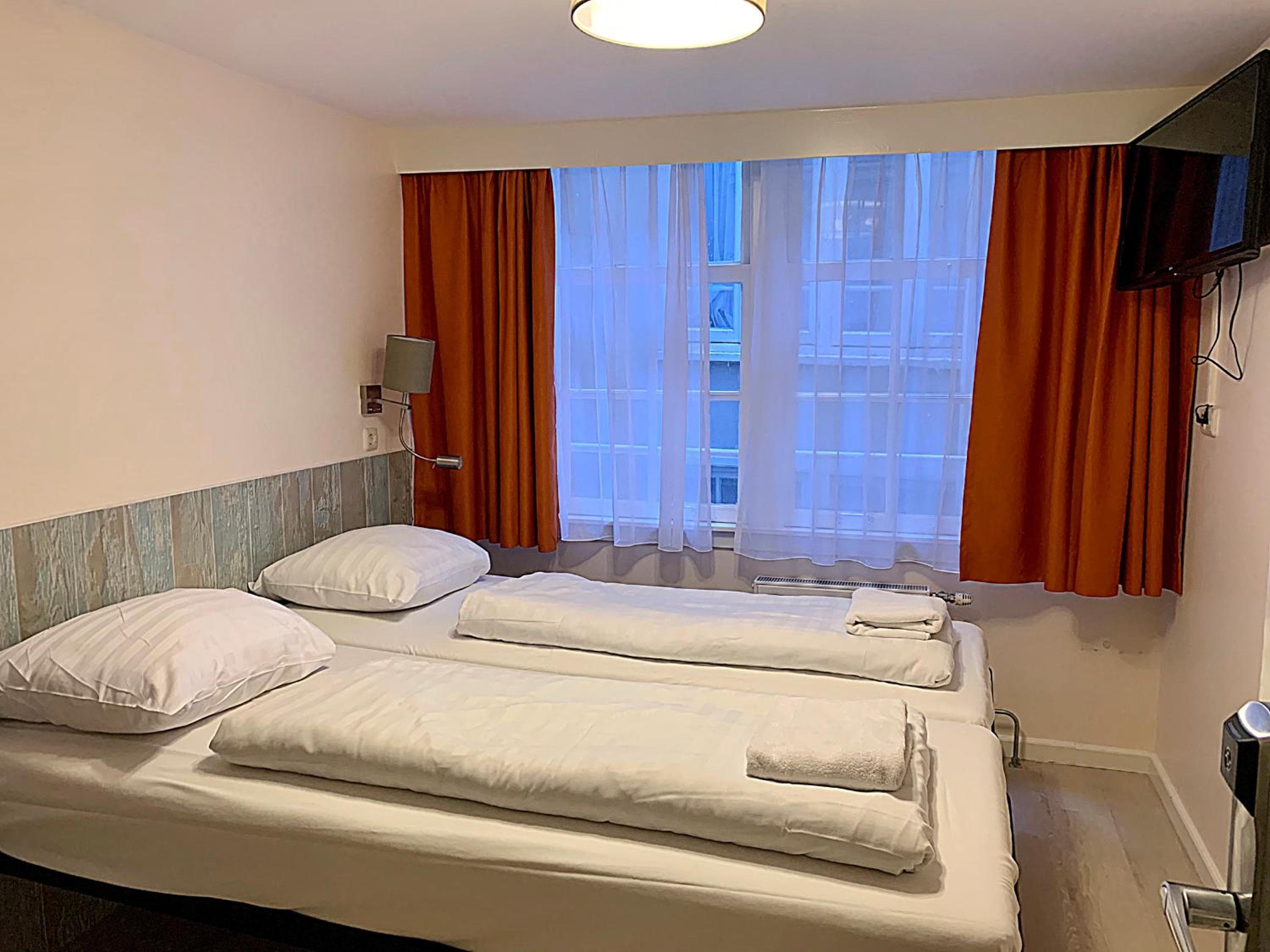 Hotel Damrak Inn — 24