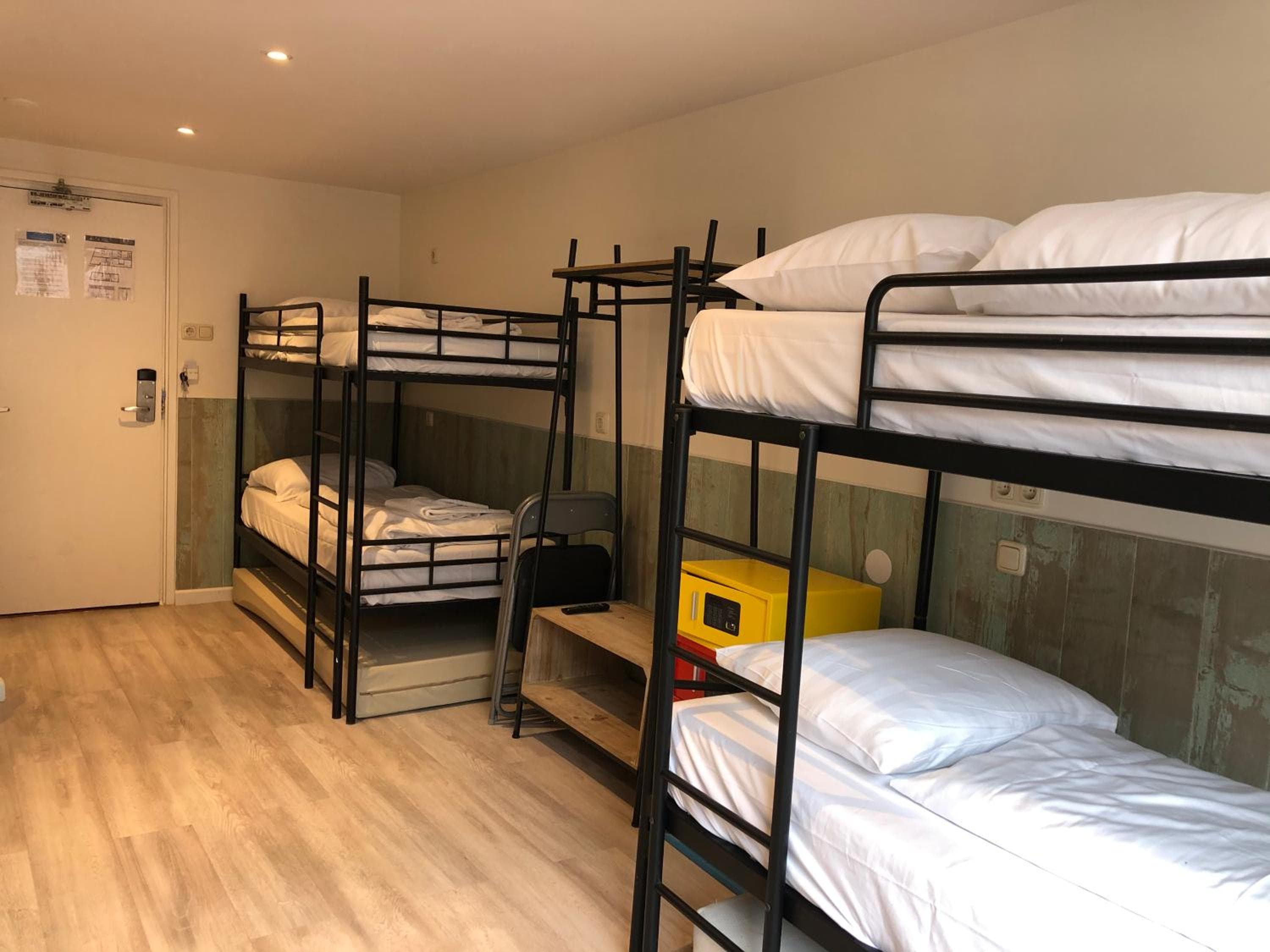 Hotel Damrak Inn — 22