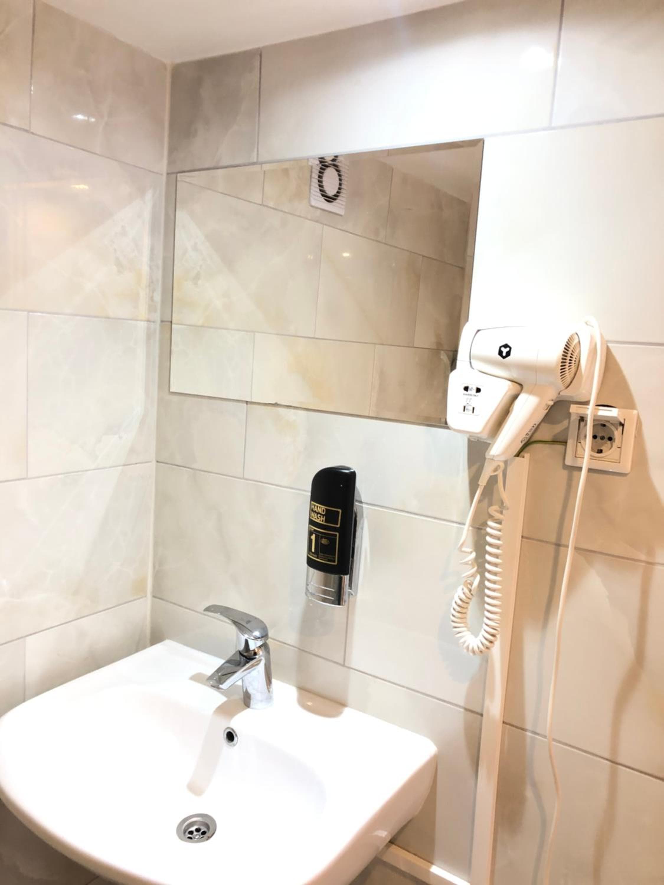 Hotel Damrak Inn — 16