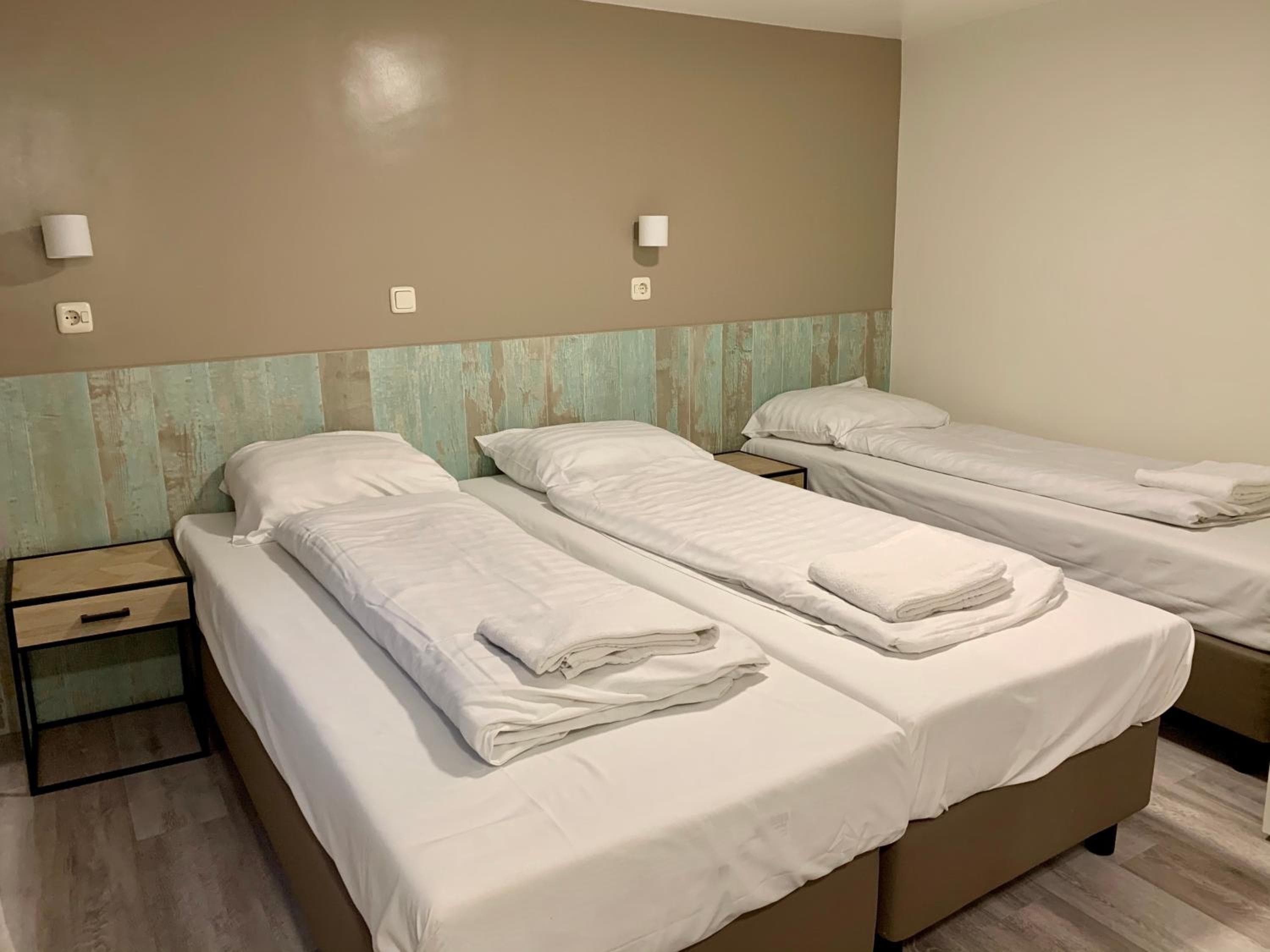 Hotel Damrak Inn — 11