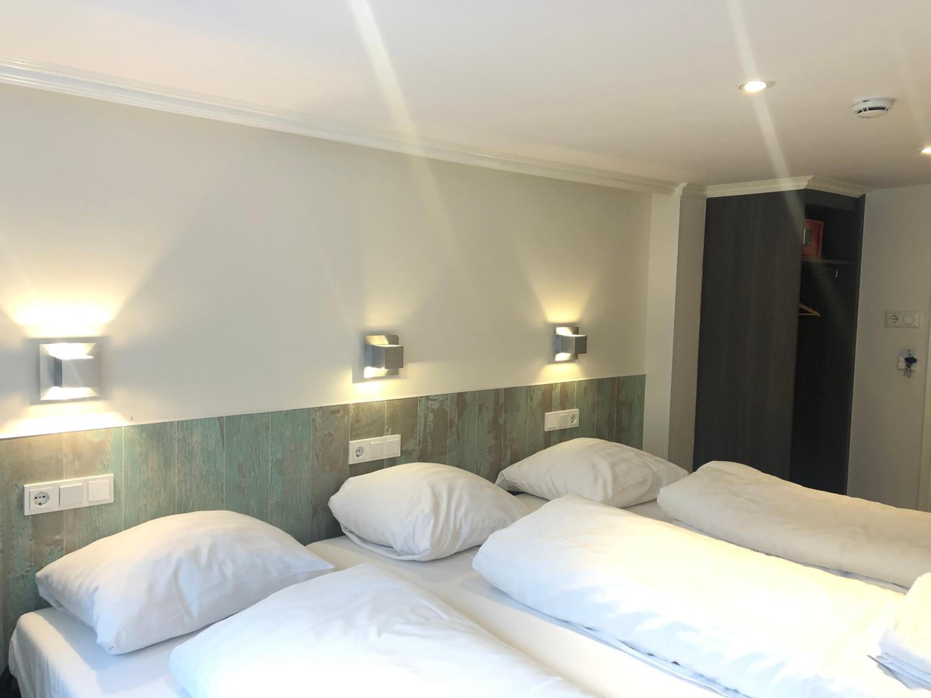 Hotel Damrak Inn — 9