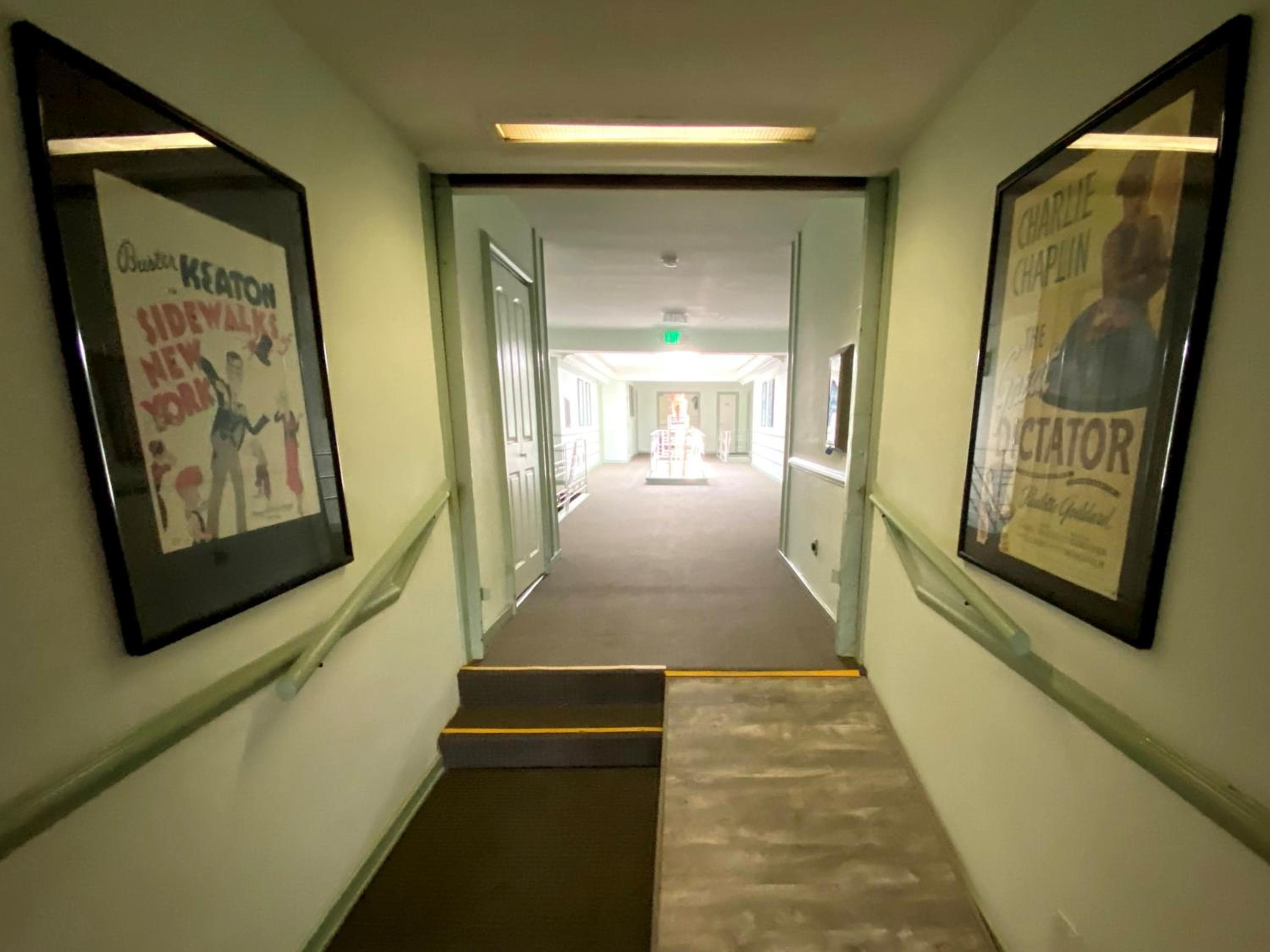 Hollywood Celebrity Hotel — 9