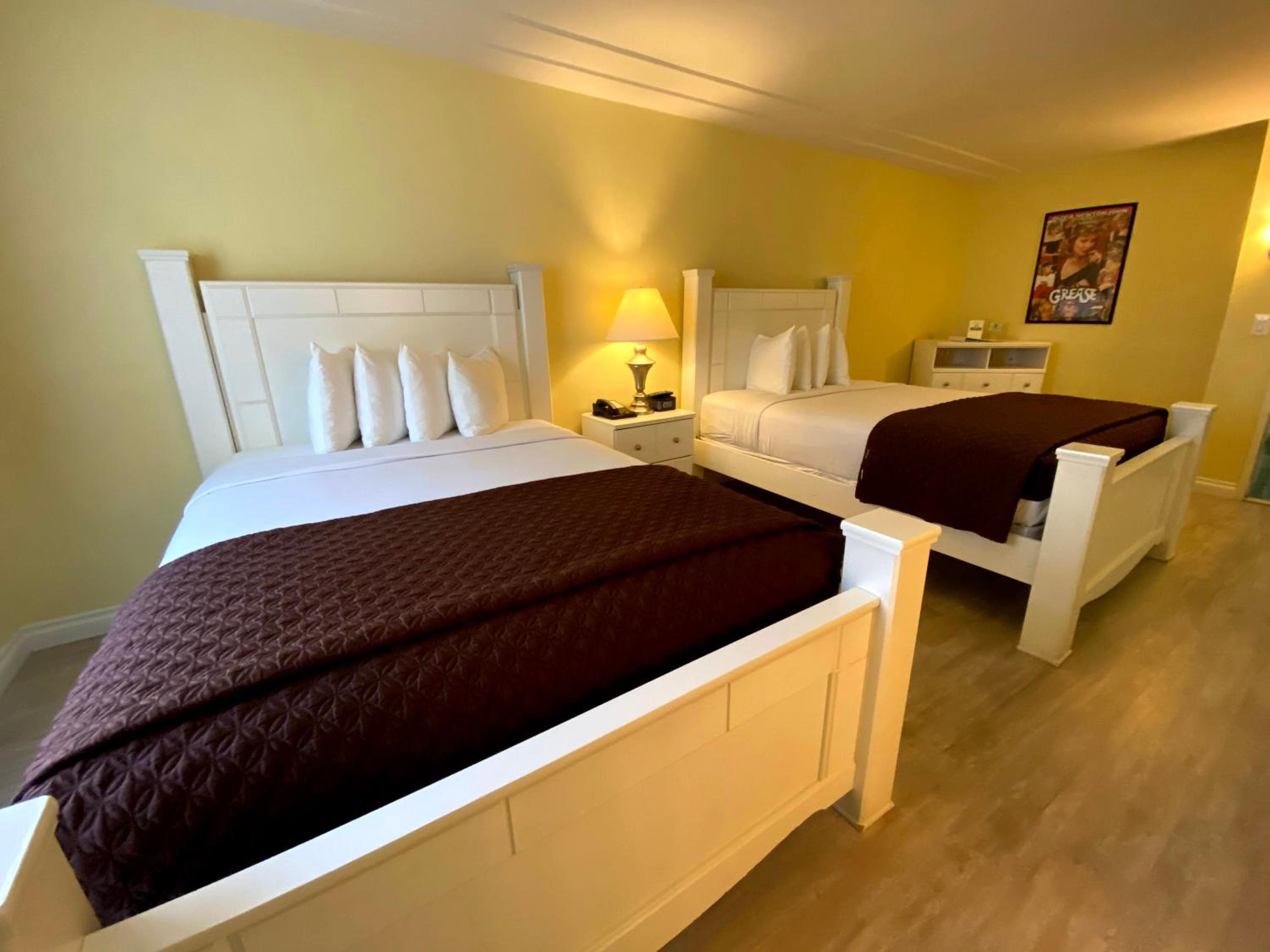 Hollywood Celebrity Hotel — 30