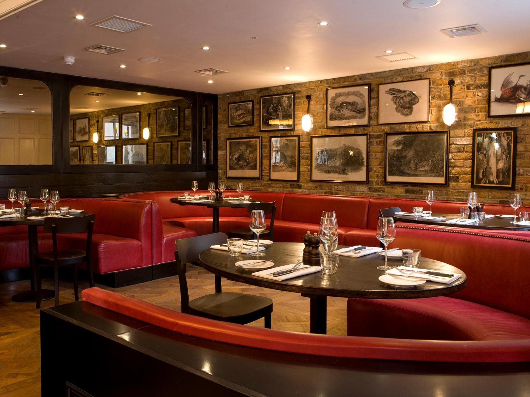 El Montcalm en la cervecería de la ciudad de Londres — 21
