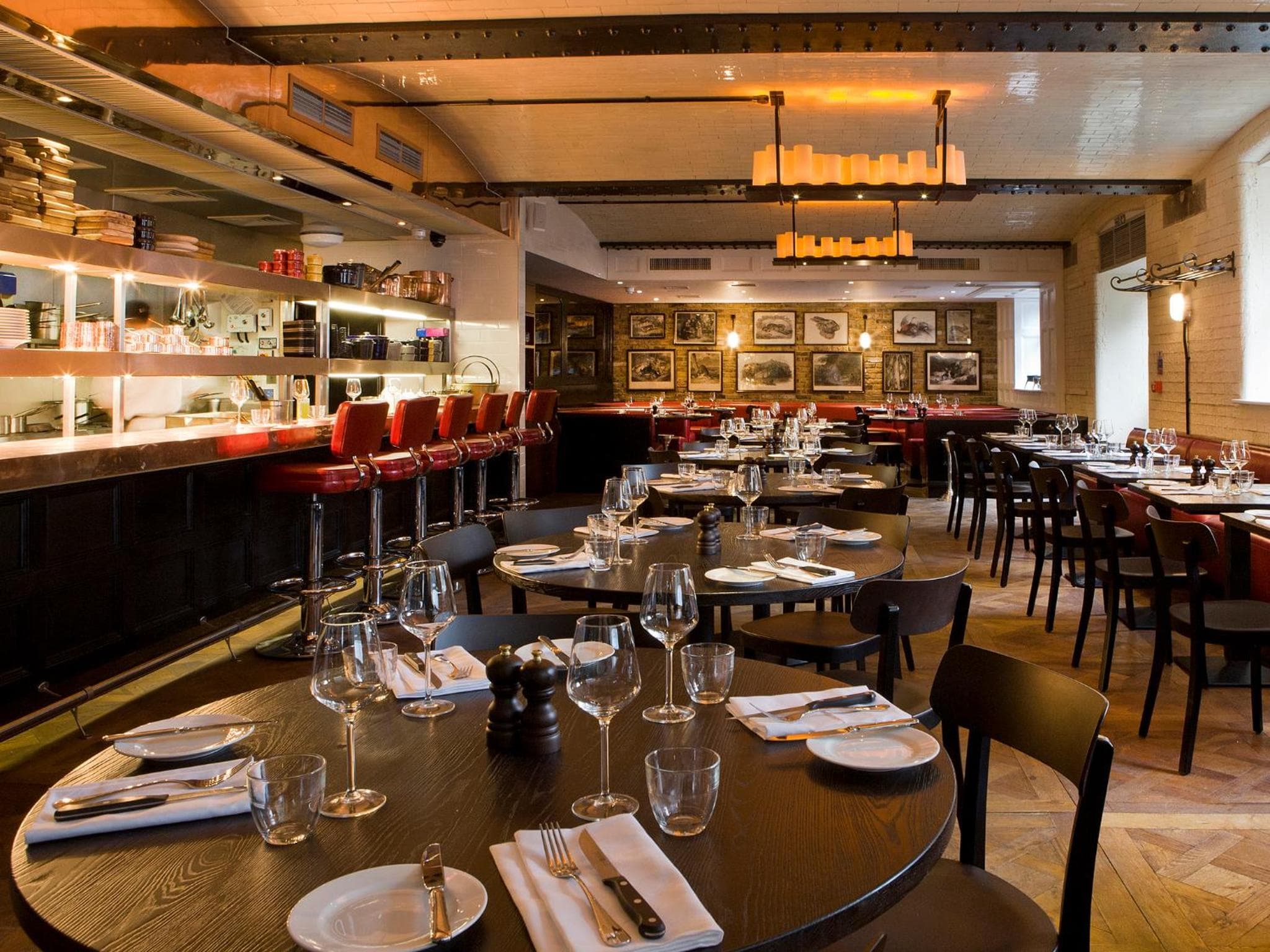 El Montcalm en la cervecería de la ciudad de Londres — 4