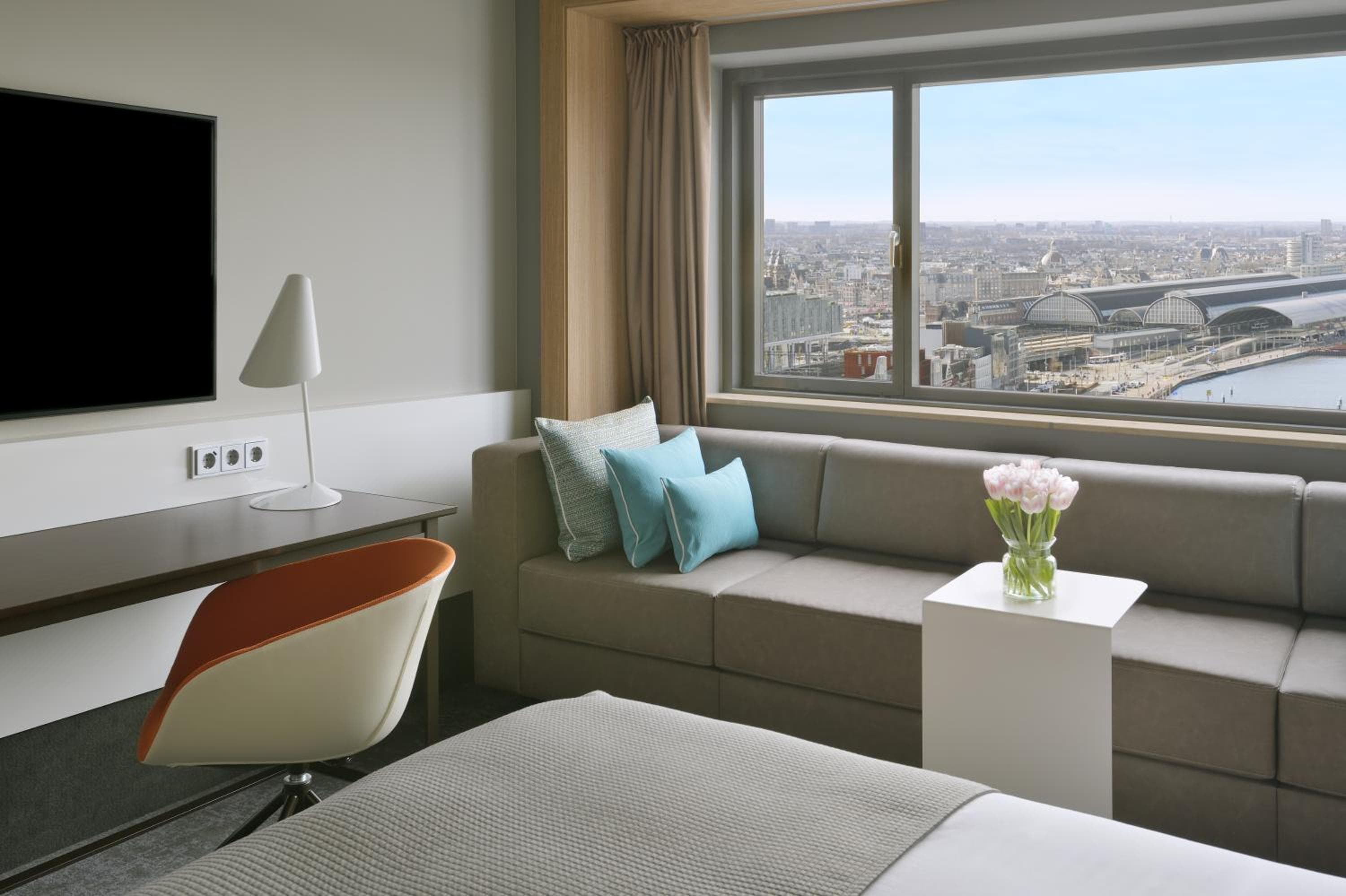 Mövenpick Hotel Amsterdam City Centre — 6