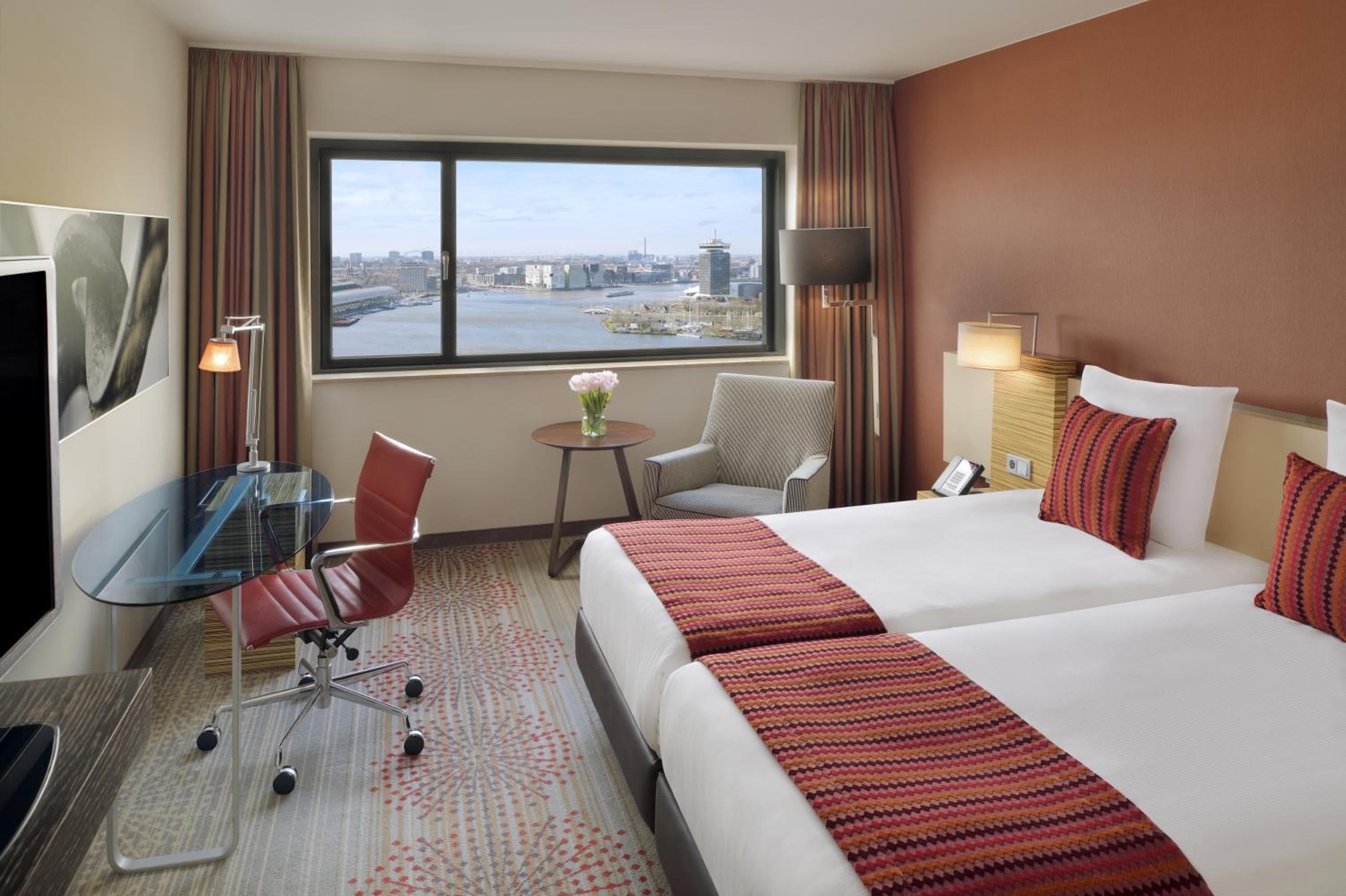 Mövenpick Hotel Amsterdam City Centre — 20