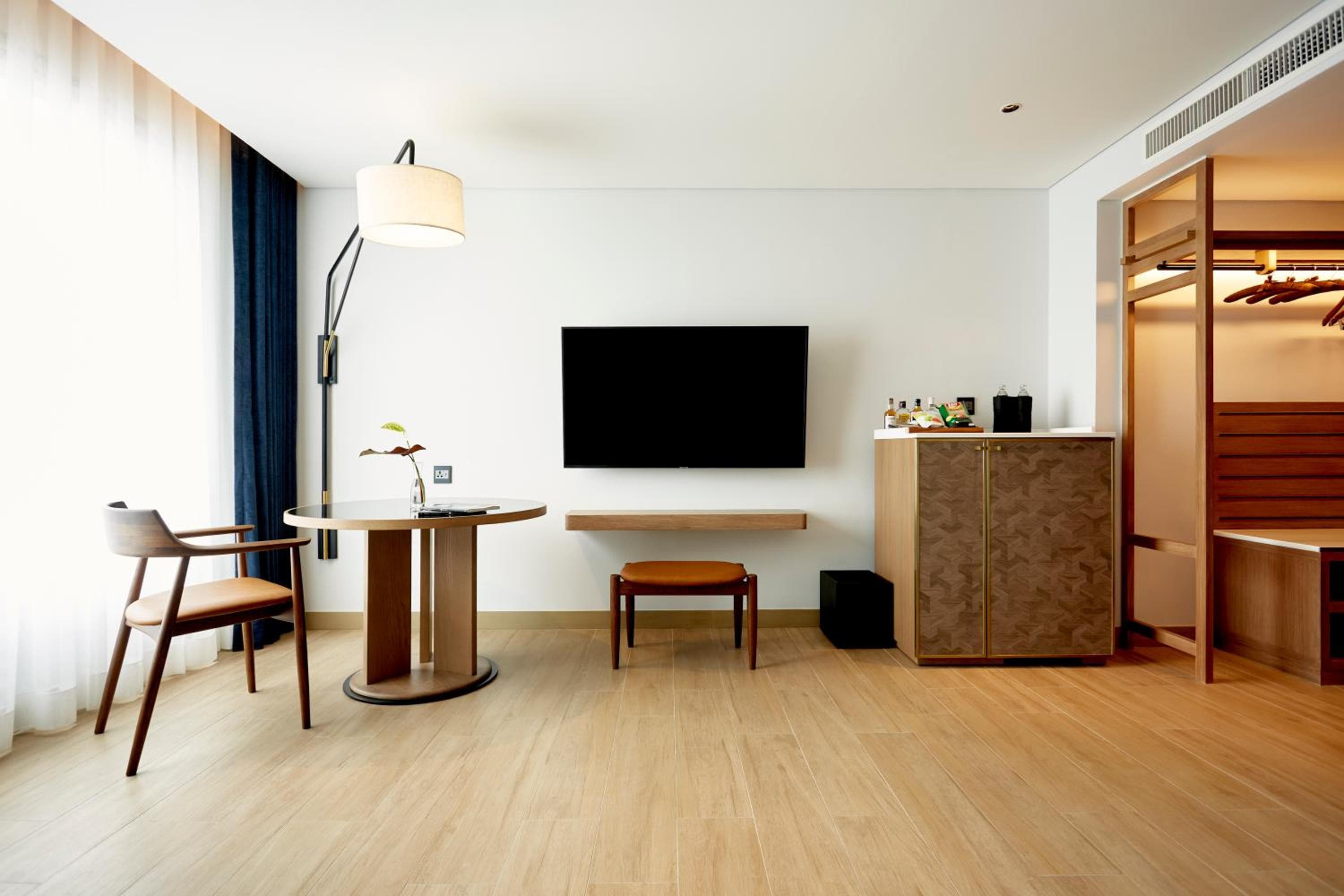 Montien Hotel Surawong Bangkok — 26